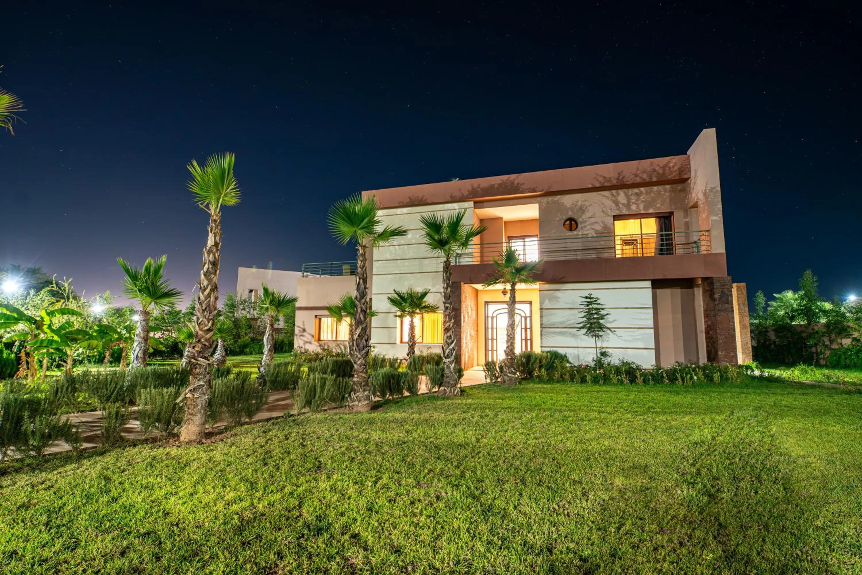 Property building in Konouz Palace