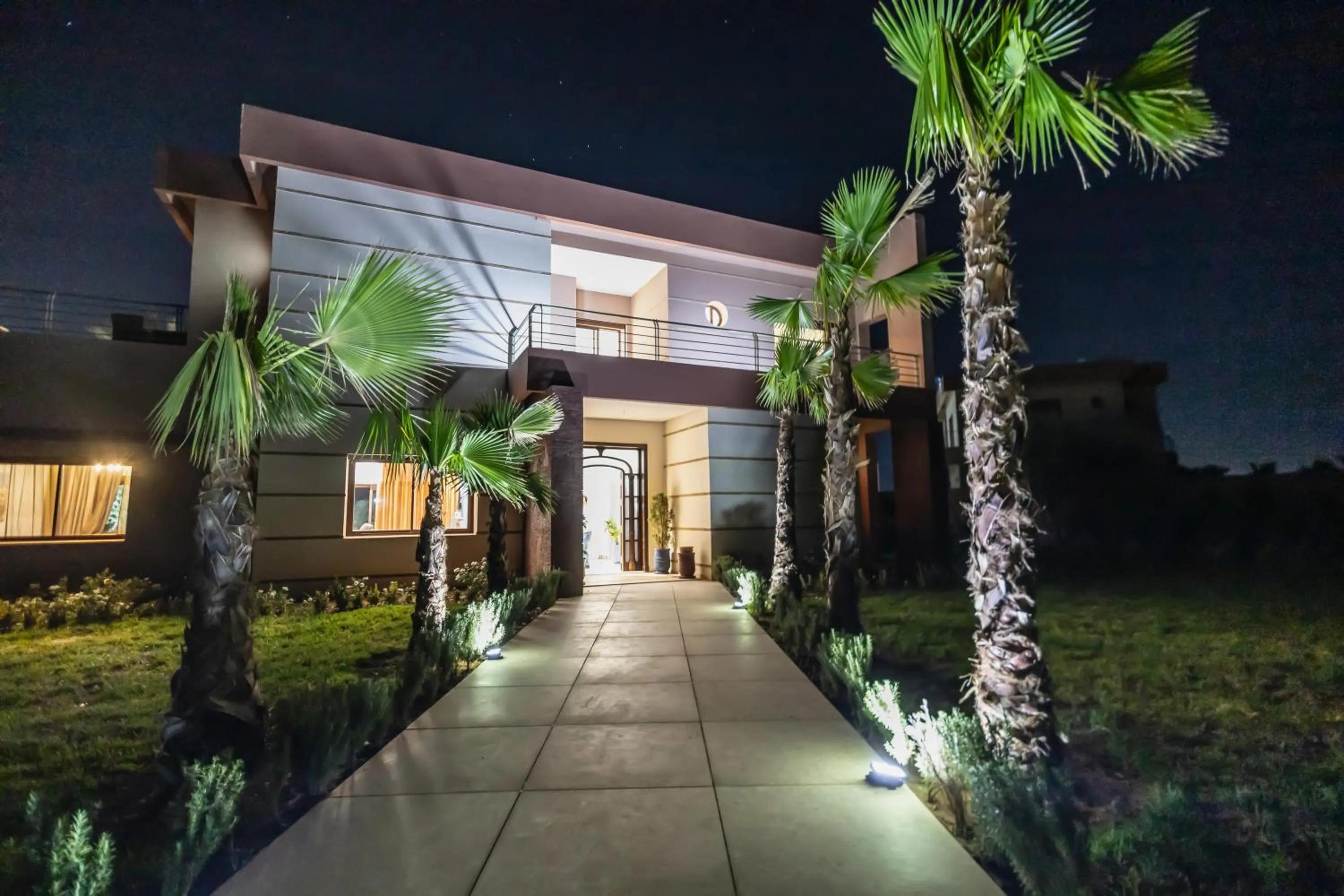 Property building in Konouz Palace