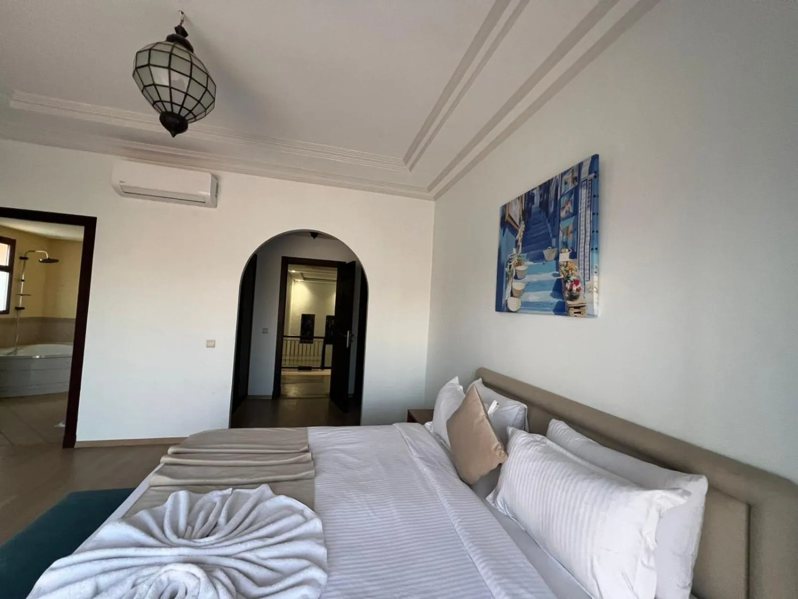 Bed in Konouz Palace