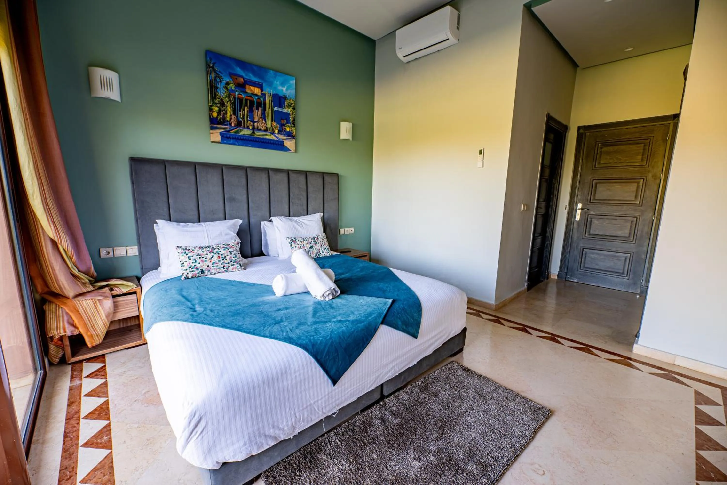 Bedroom, Bed in Konouz Palace