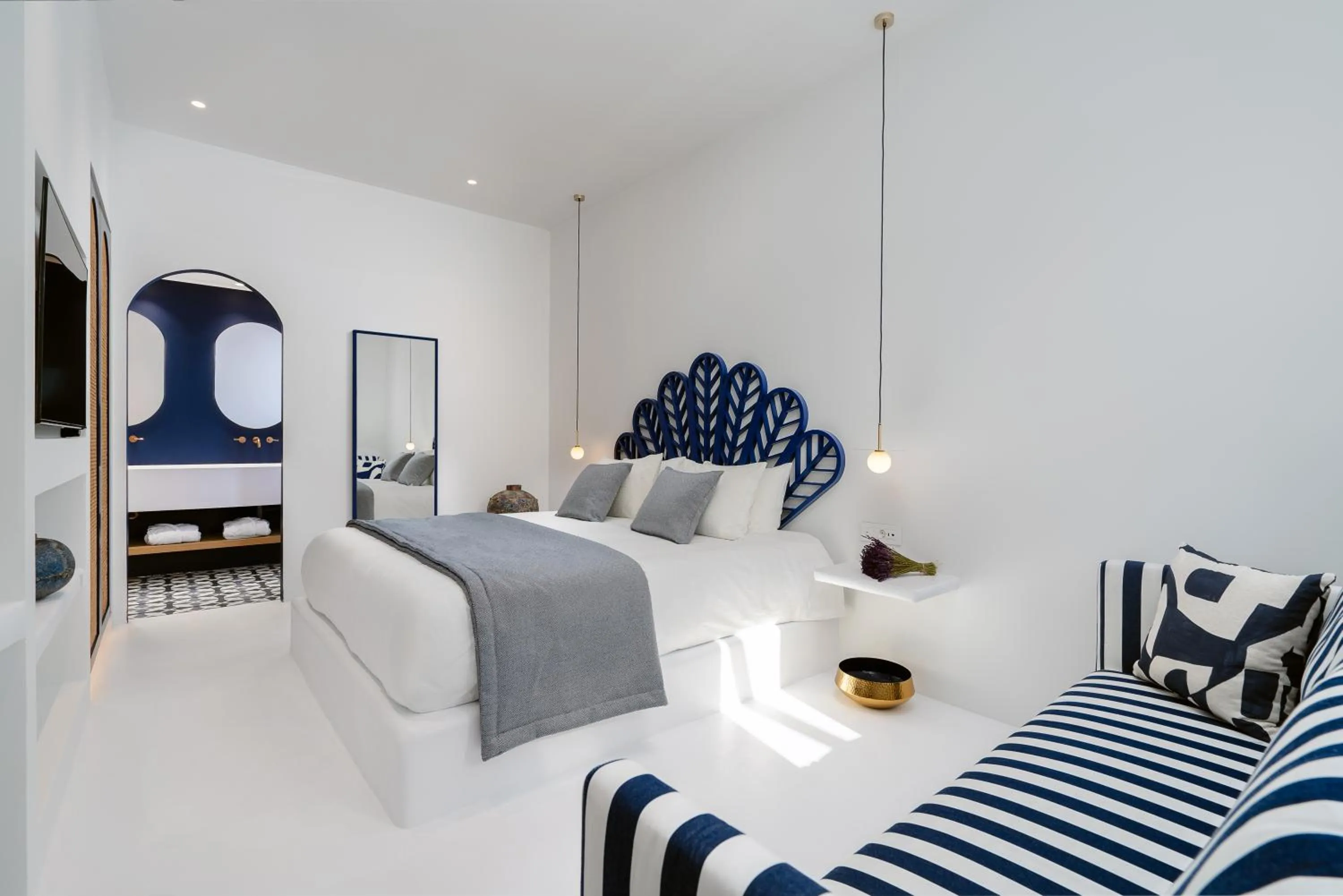 Photo of the whole room, Bed in Croco Mykonos