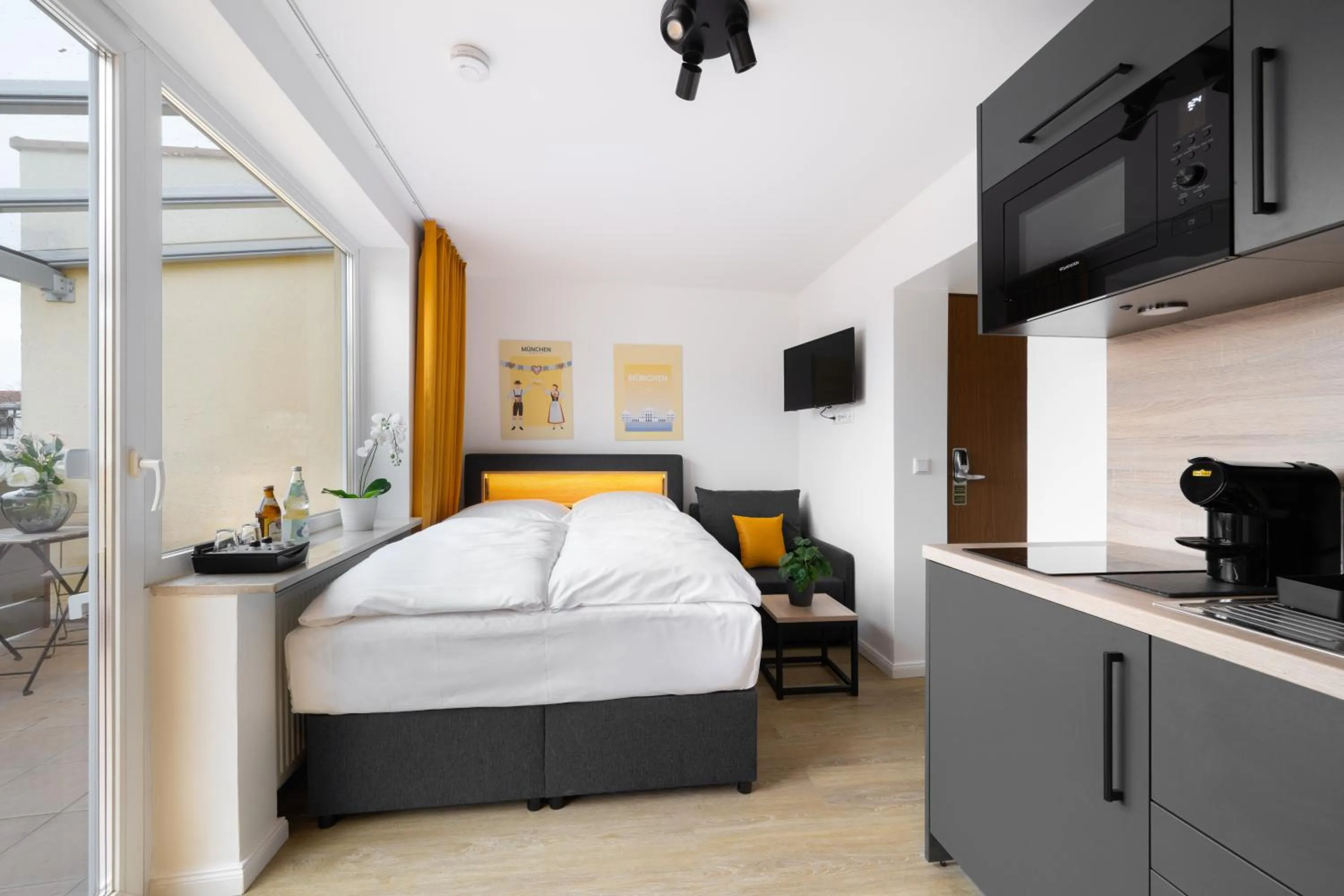 Bed in Homaris Apartments München Laim