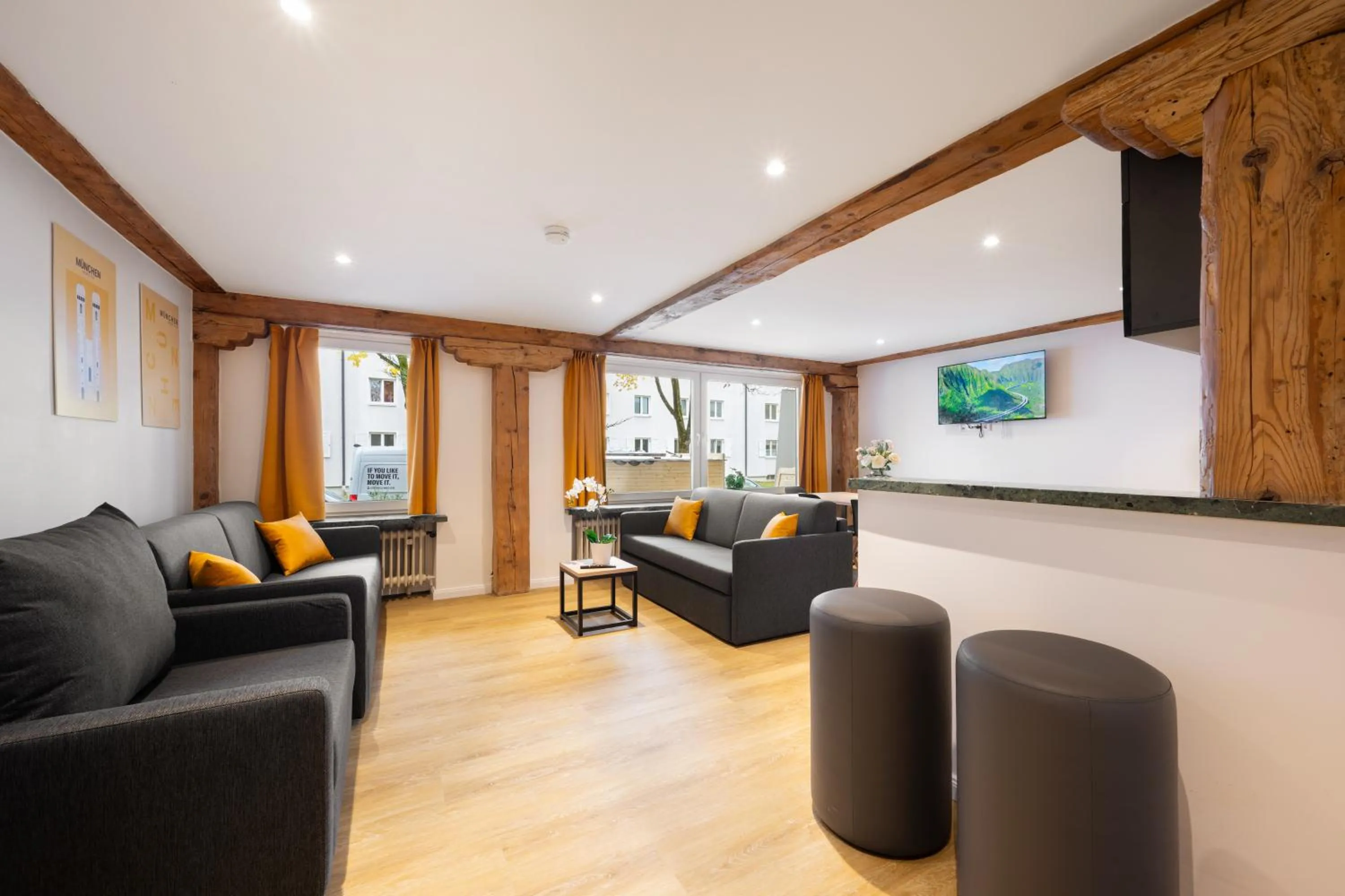 Living room in Homaris Apartments München Laim