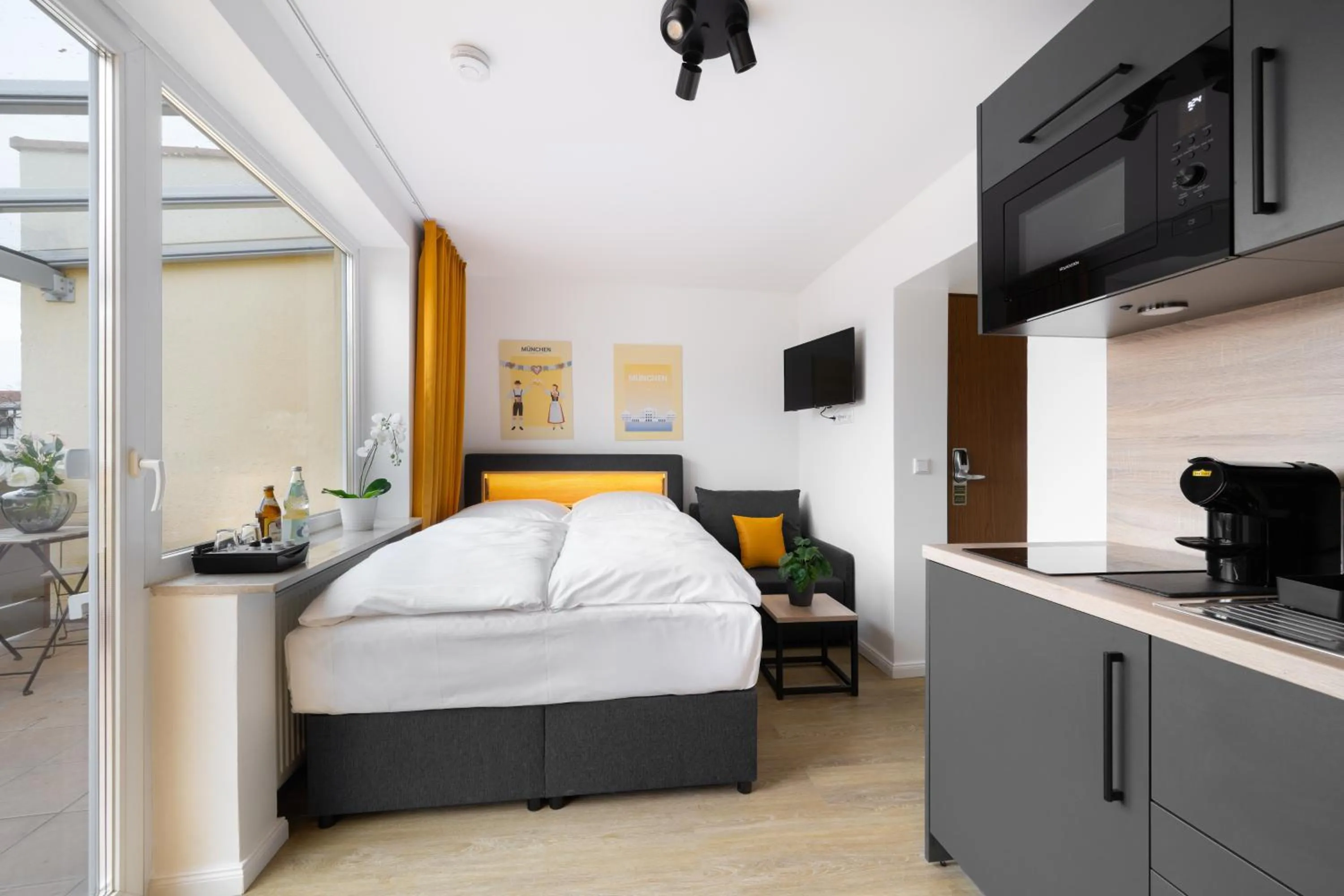 Bed in Homaris Apartments München Laim