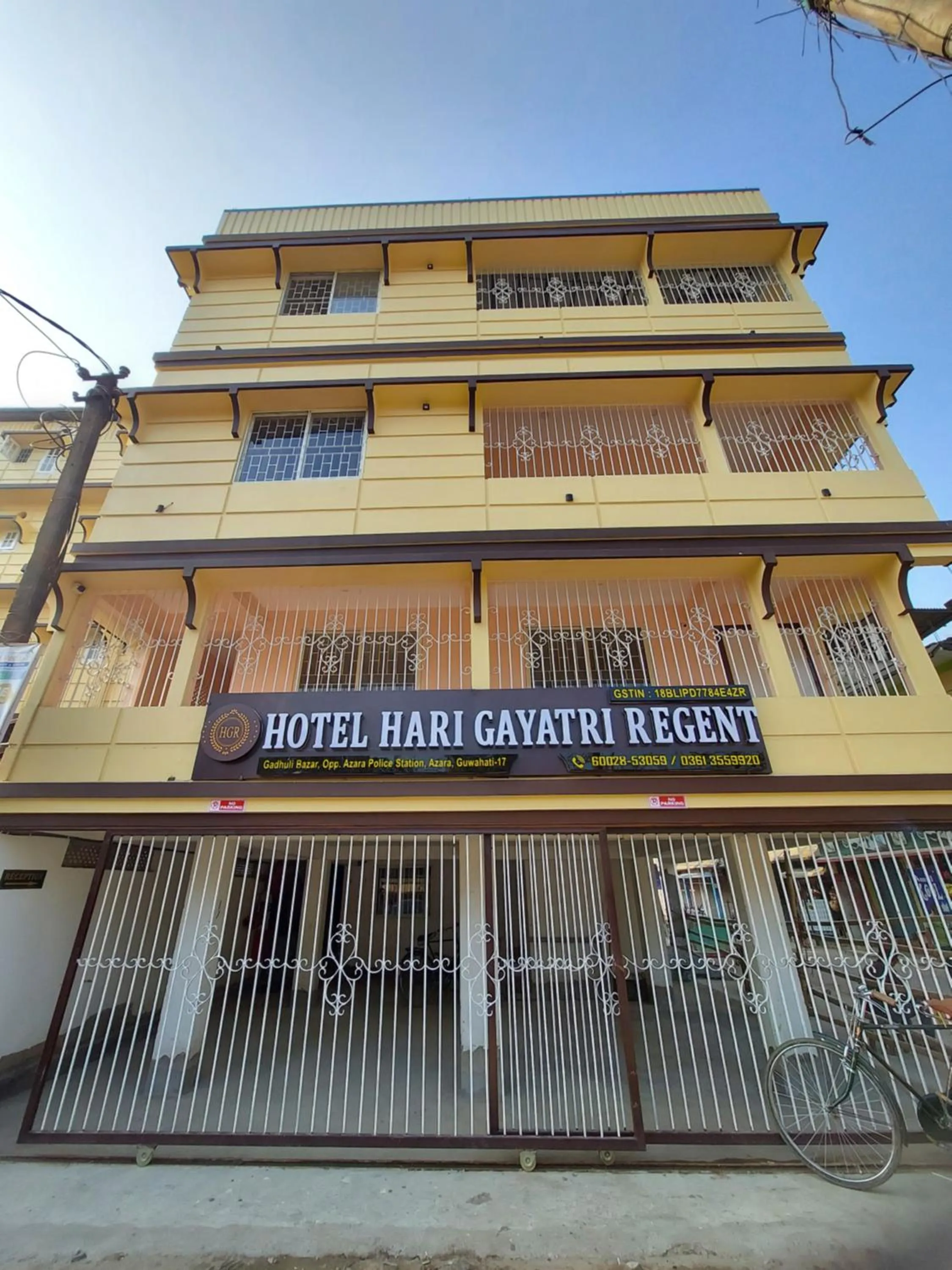 Facade/entrance in Hotel Hari Gayatri Regent