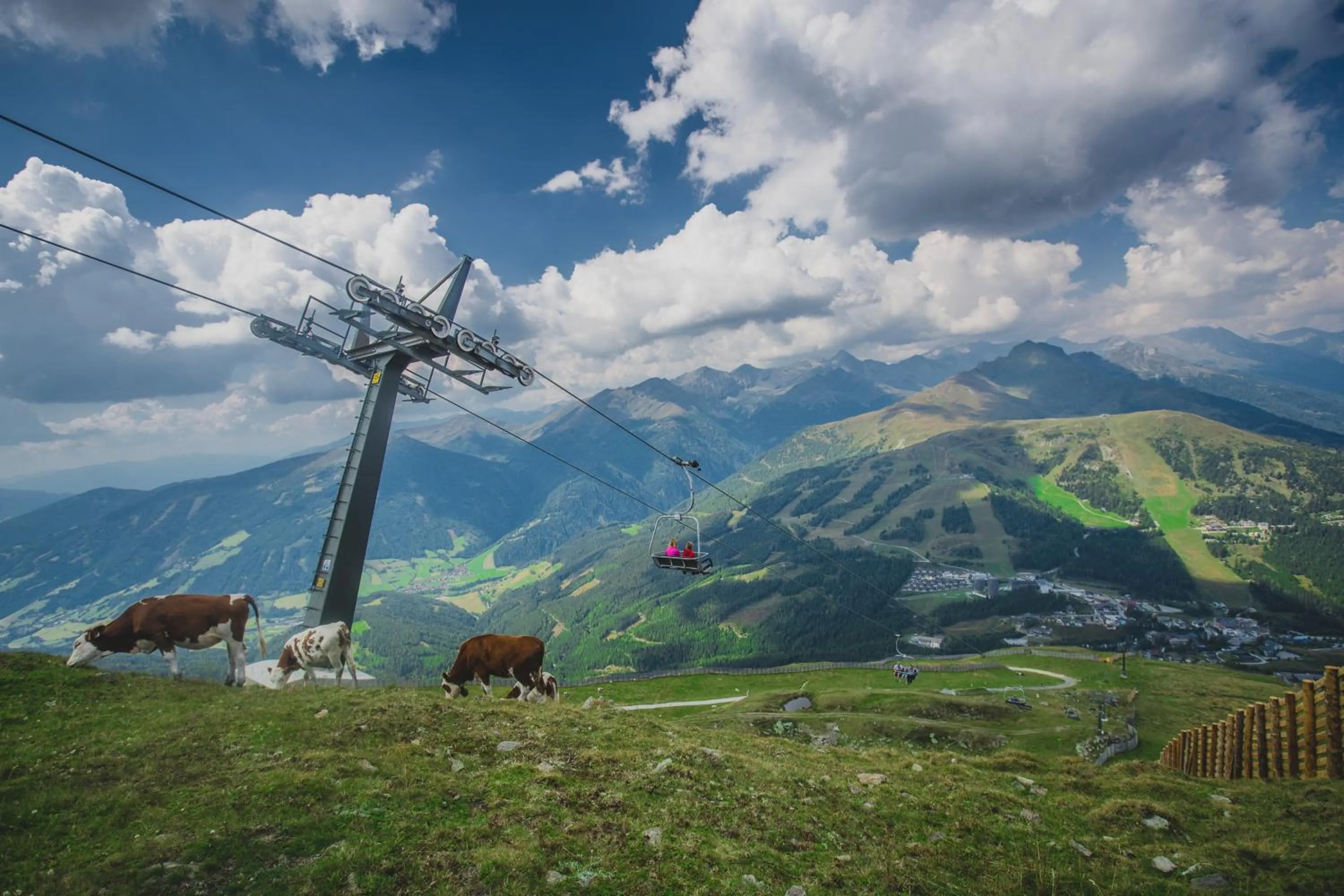 Hiking in Apartments by GMS