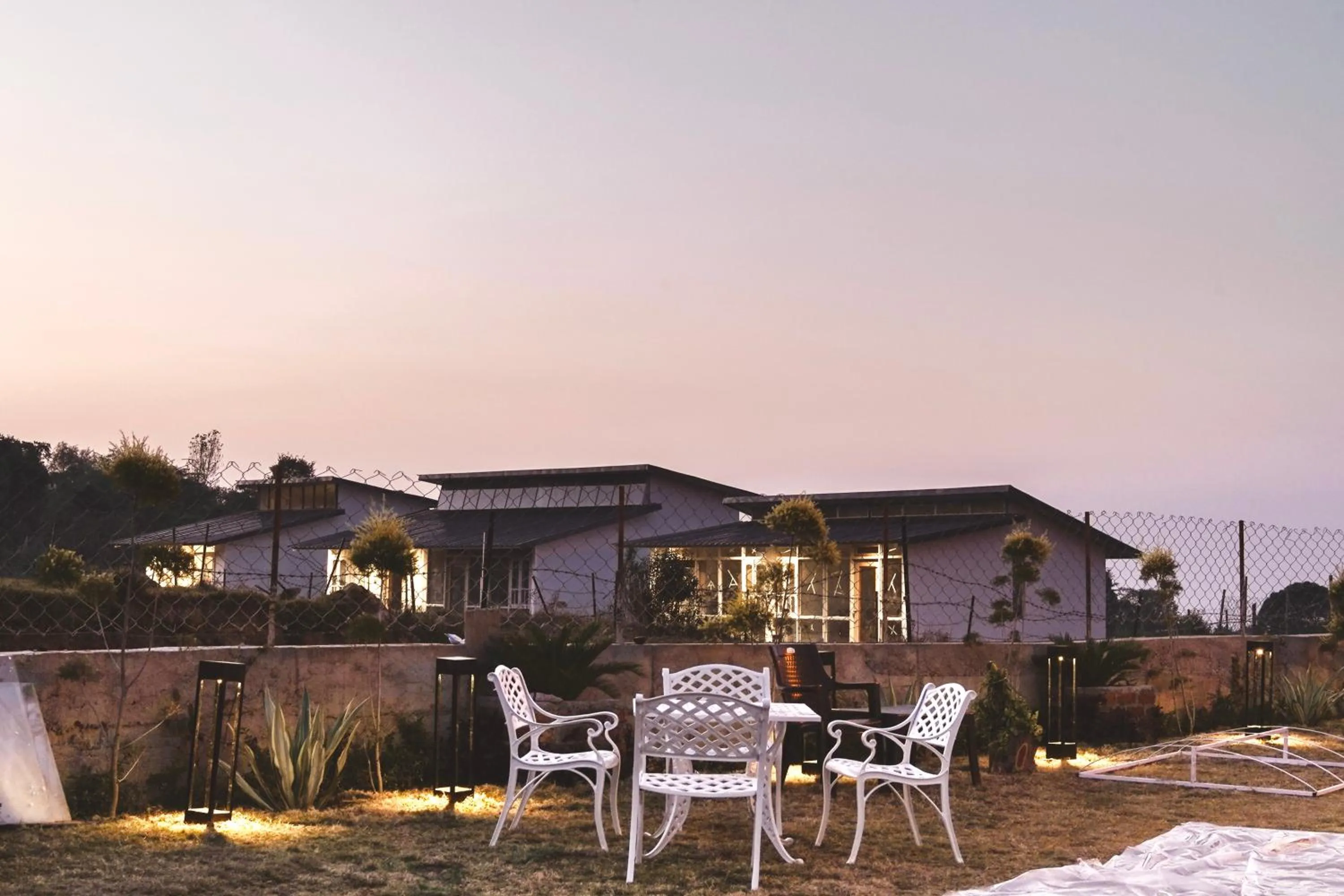 Property building in Bir Valley Retreat