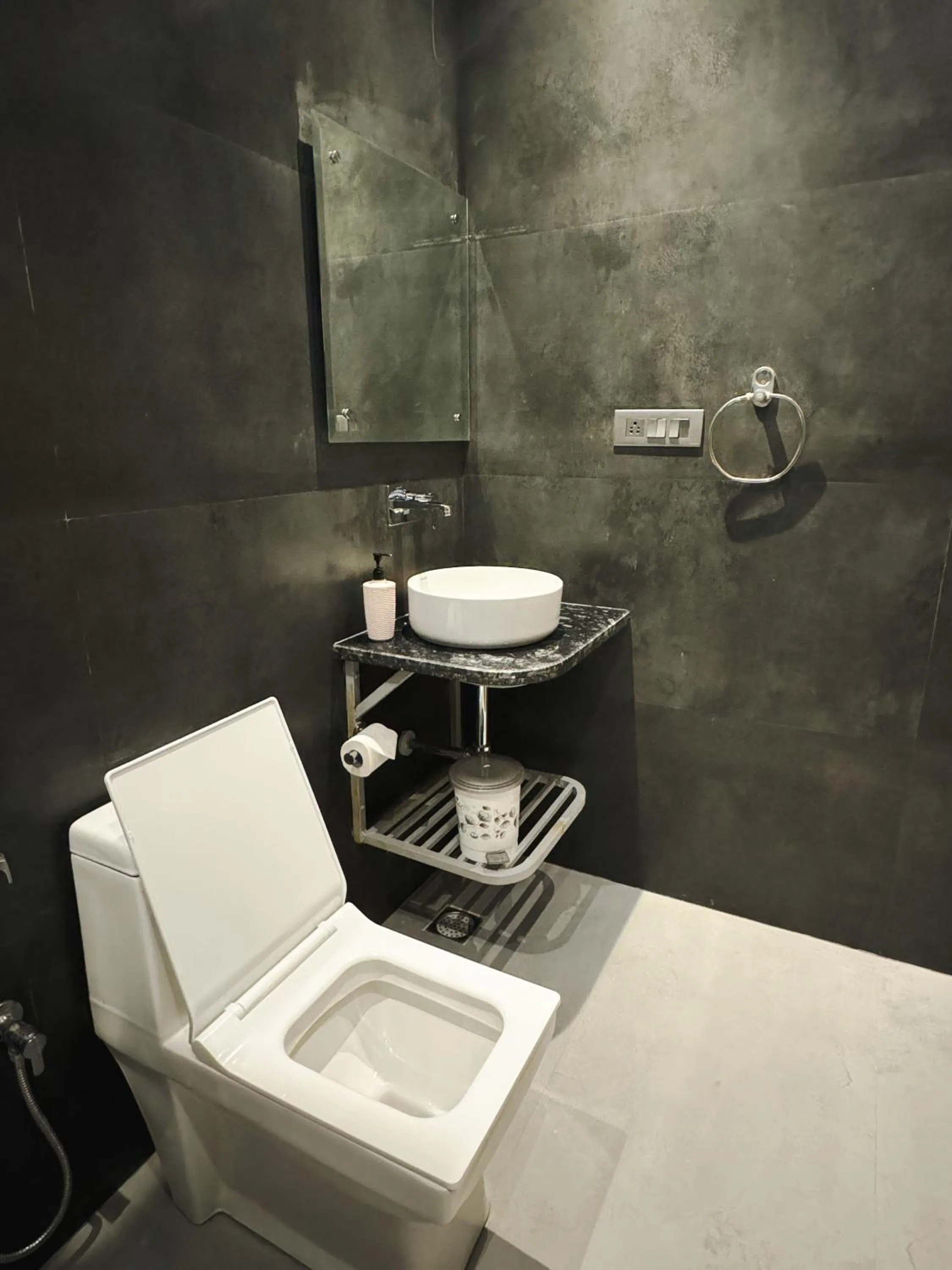 Bathroom in Bir Valley Retreat