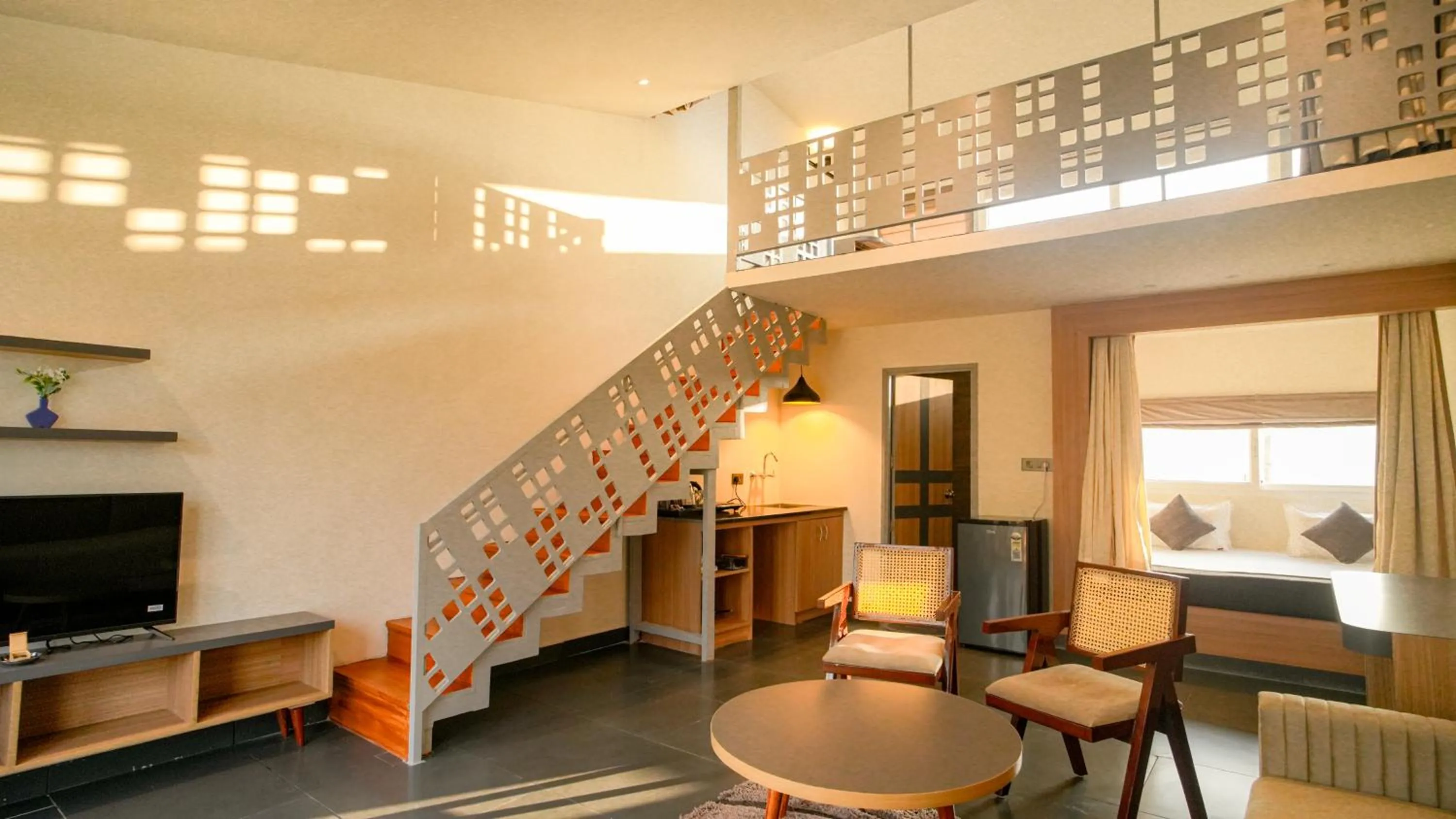 TV and multimedia in Bir Valley Retreat