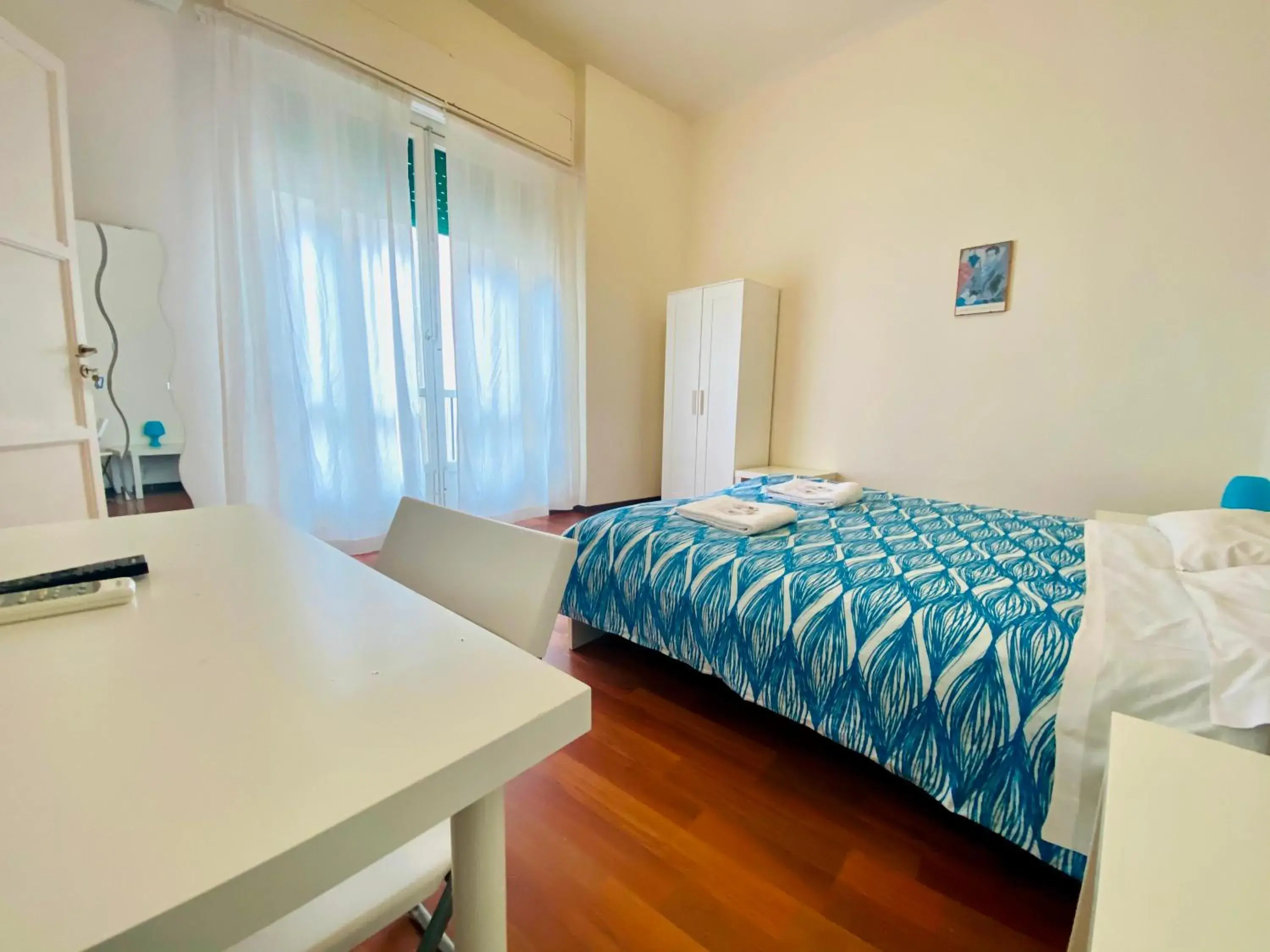 Standard Double Room with Shared Bathroom in Castelnuovo Rooms #Politeama Standard Double Room with Shared Bathroom in Castelnuovo Rooms #Politeama