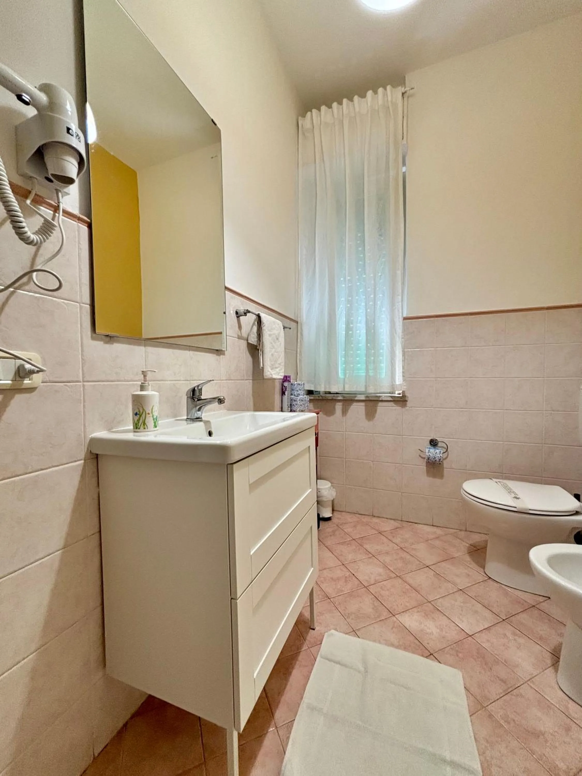 Bathroom in Castelnuovo Rooms #Politeama