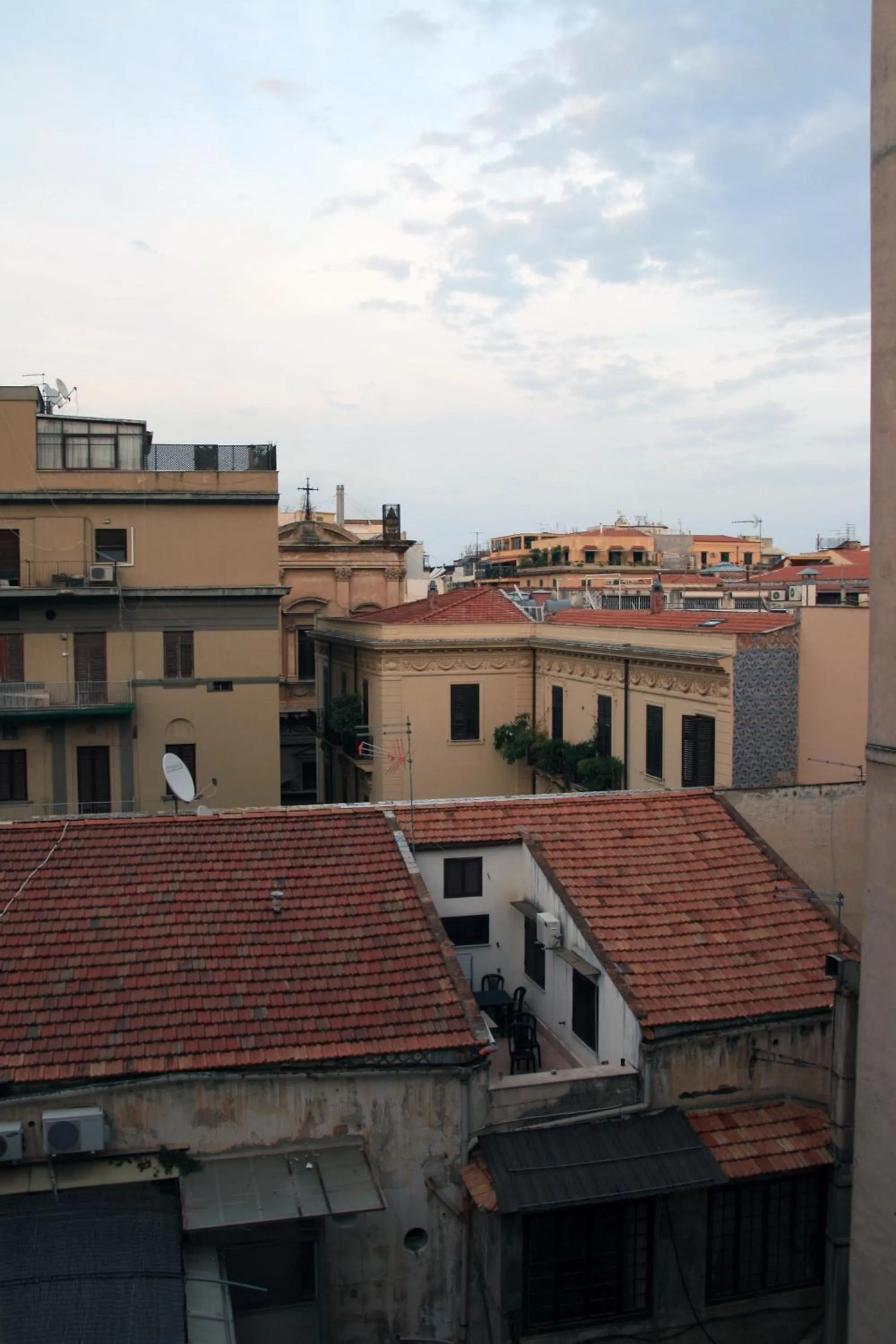 Neighbourhood in Castelnuovo Rooms #Politeama