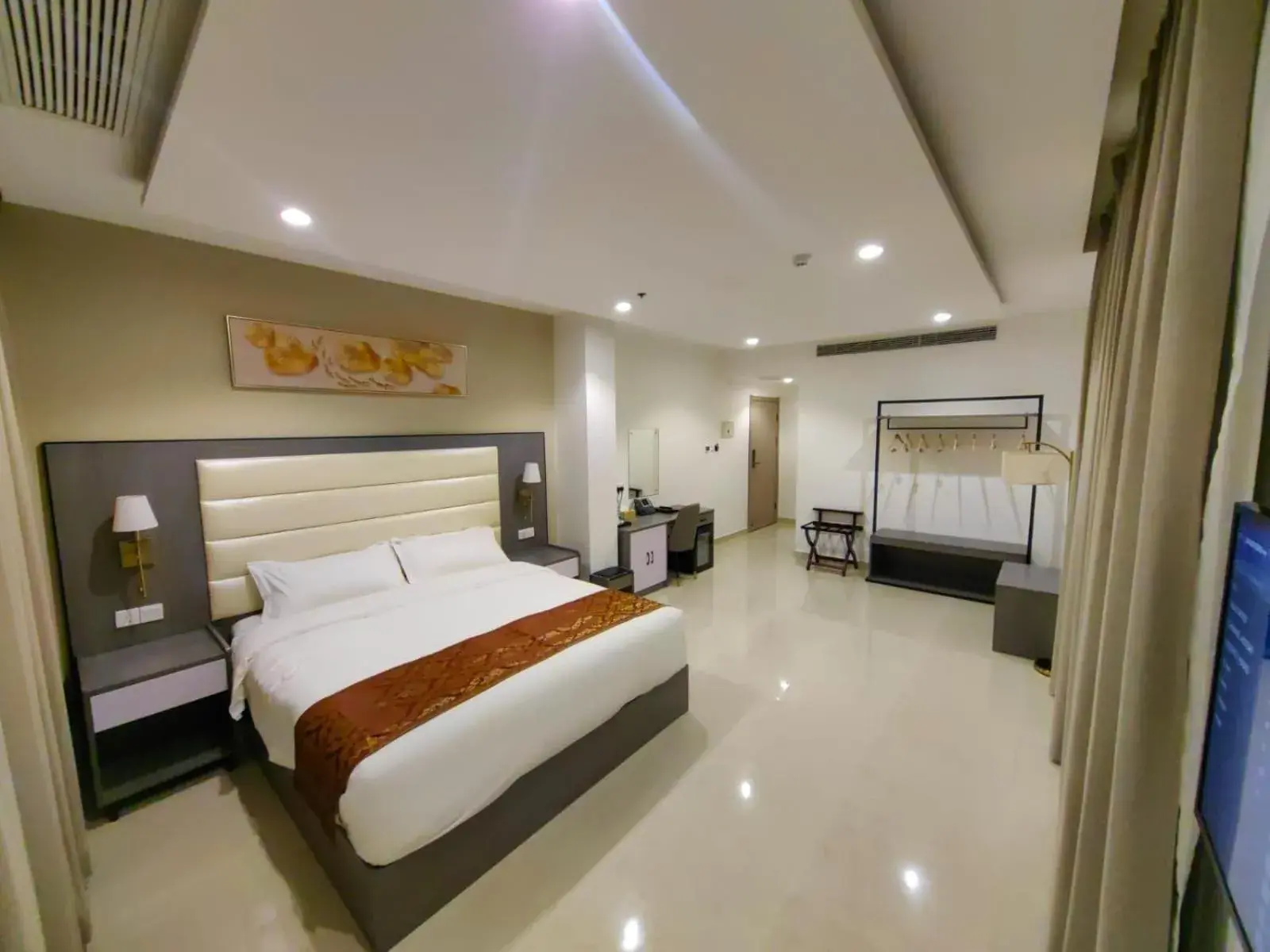 Deluxe King Room in Wave View Hotel Deluxe King Room in Wave View Hotel