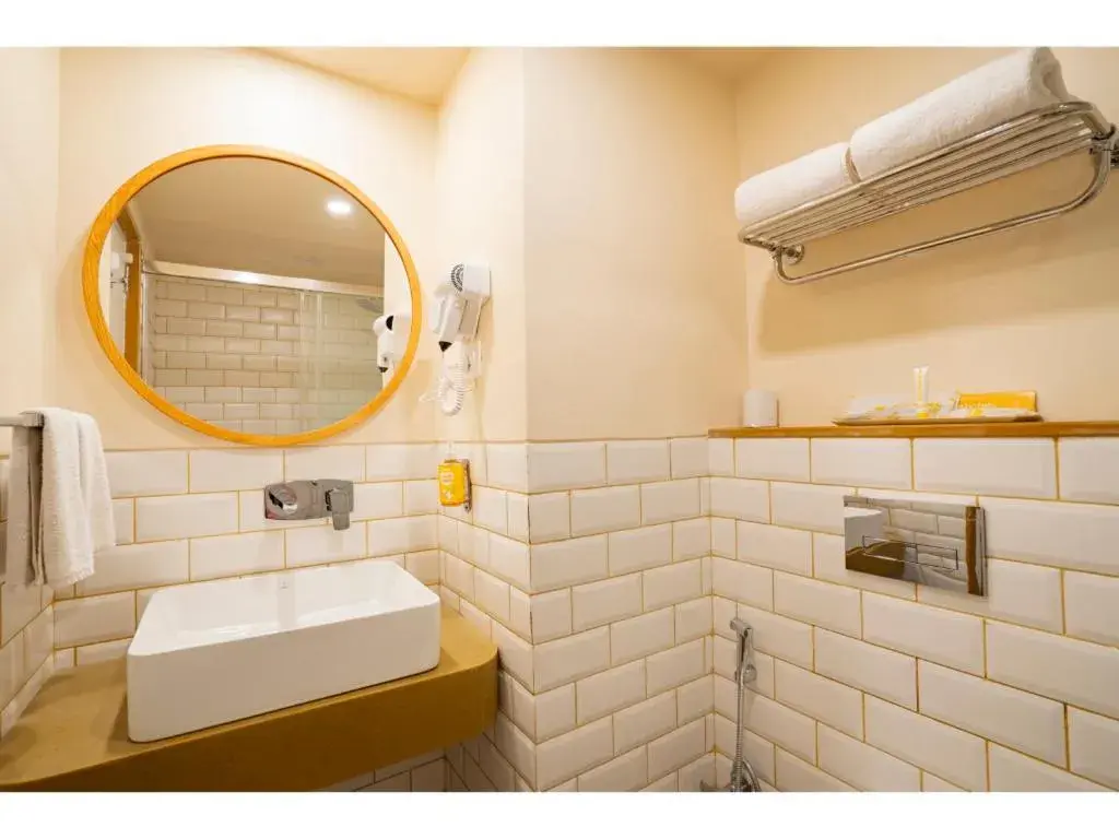 Bathroom in Bloom Hotel - Dona Paula Bathroom in Bloom Hotel - Dona Paula