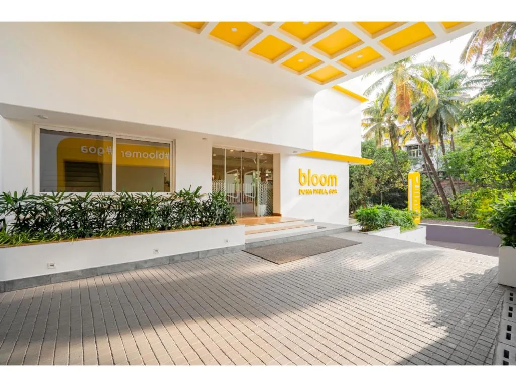 Facade/entrance in Bloom Hotel - Dona Paula