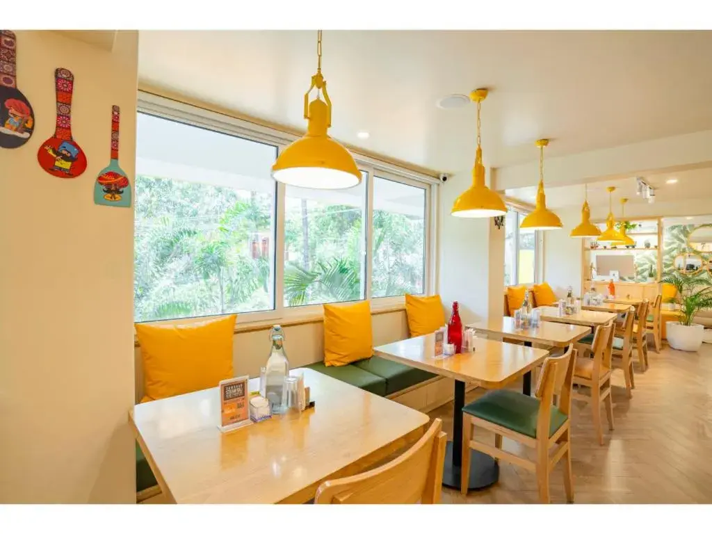 Restaurant/places to eat in Bloom Hotel - Dona Paula Restaurant/places to eat in Bloom Hotel - Dona Paula