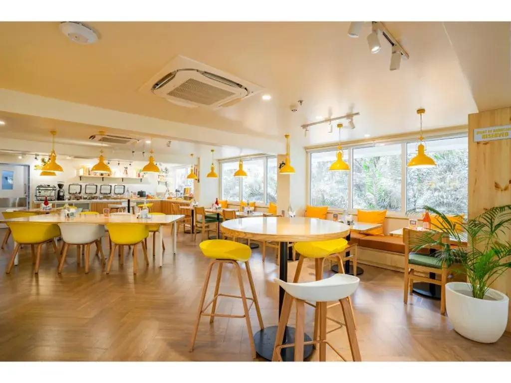 Restaurant/places to eat in Bloom Hotel - Dona Paula Restaurant/places to eat in Bloom Hotel - Dona Paula