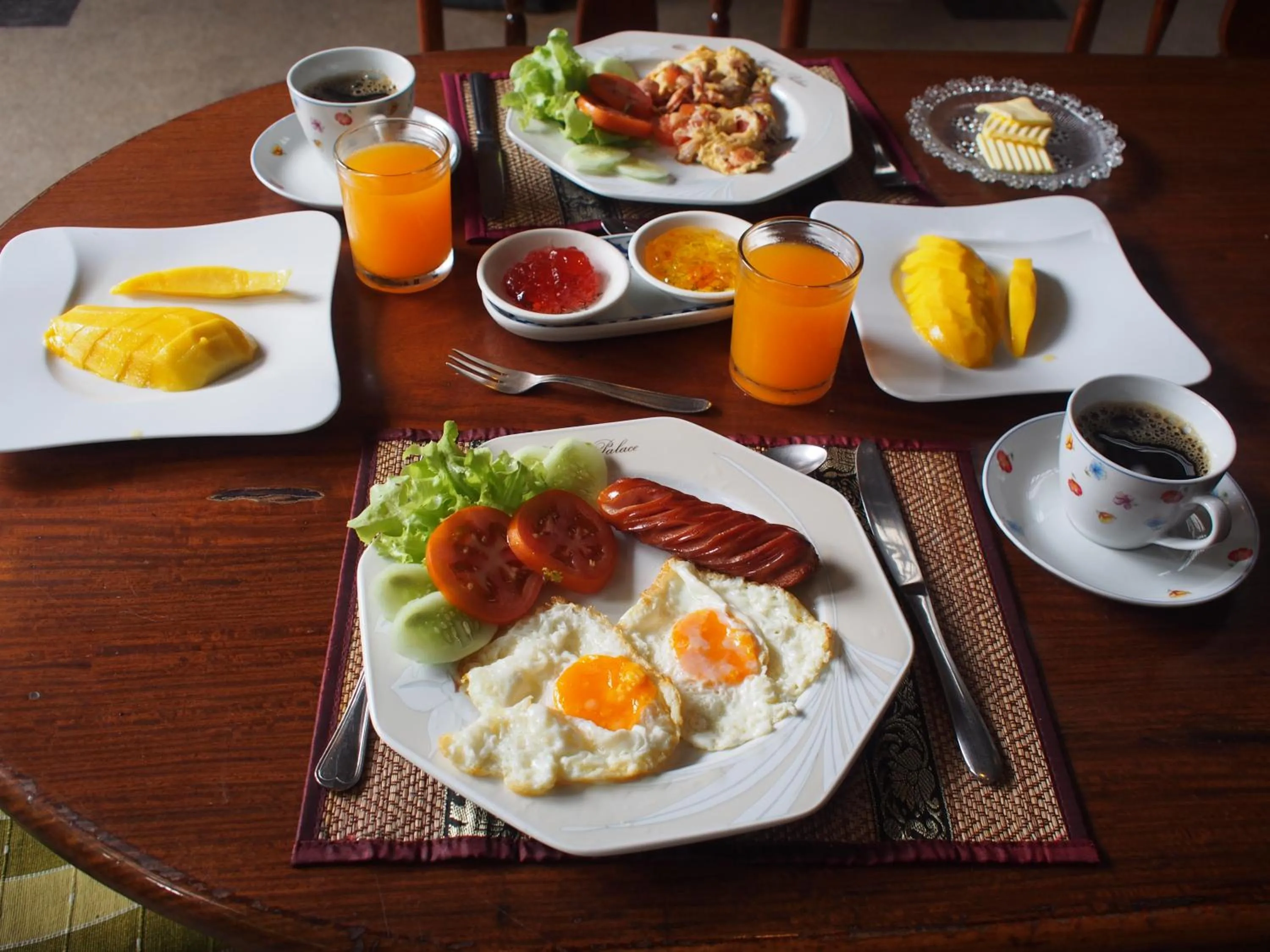 Continental breakfast in Baitong Homestay
