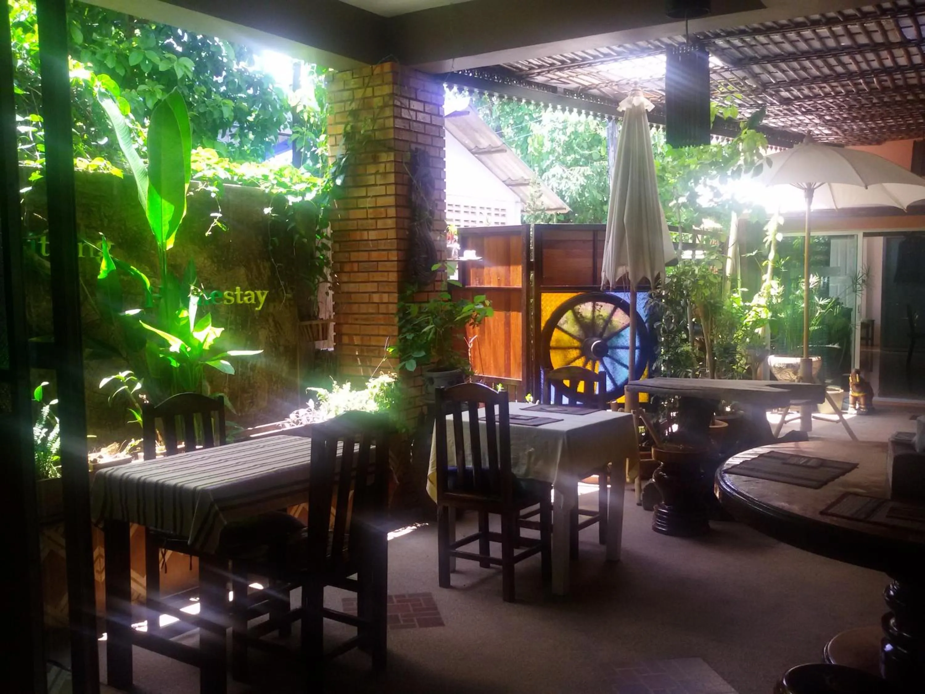 Restaurant/places to eat in Baitong Homestay