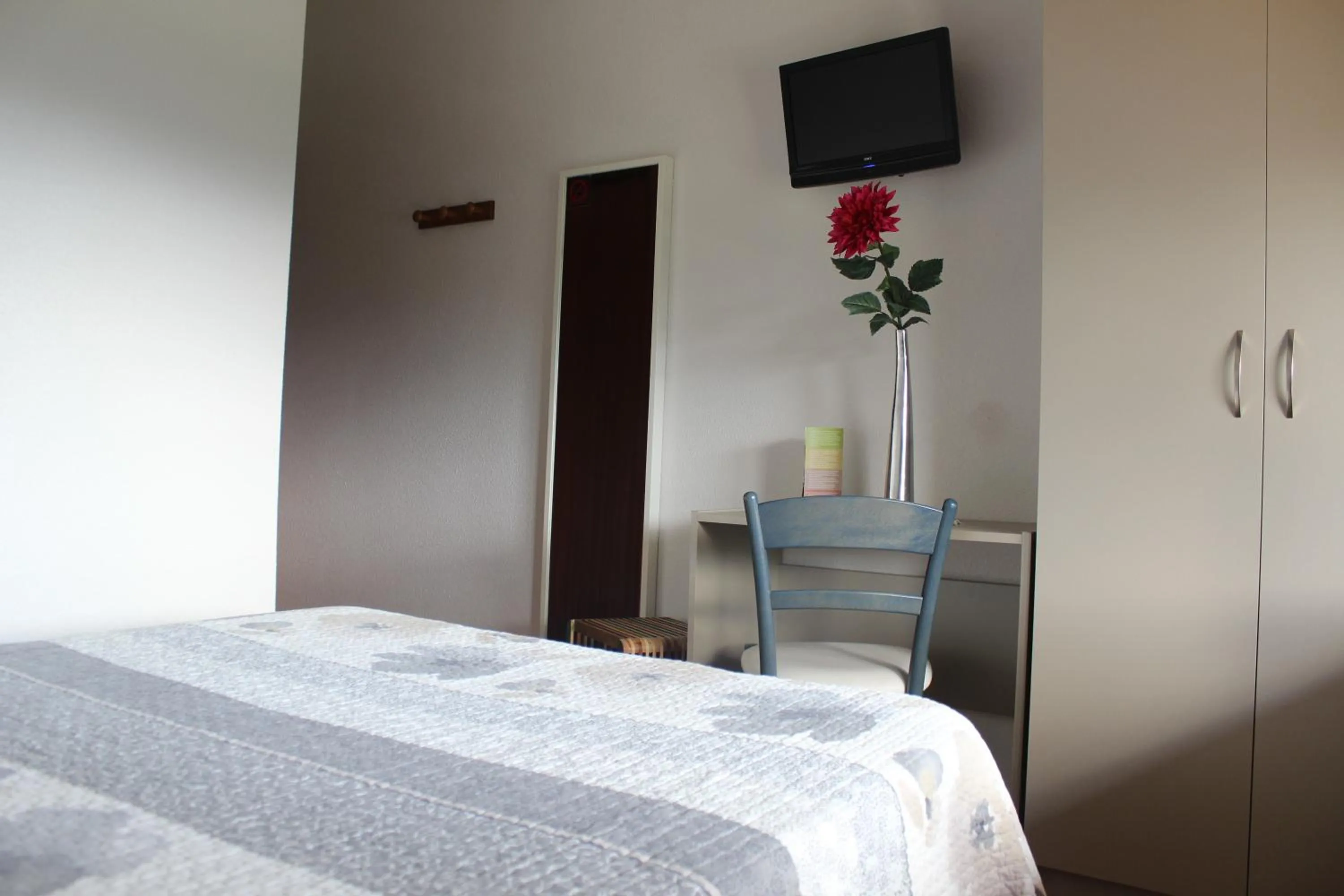 Bedroom, Bed in Gazteategi