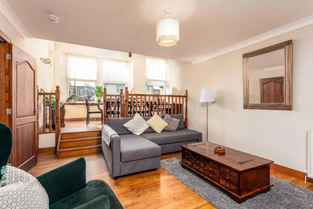 Living room in Cromwell Corner - Donnini Apartments