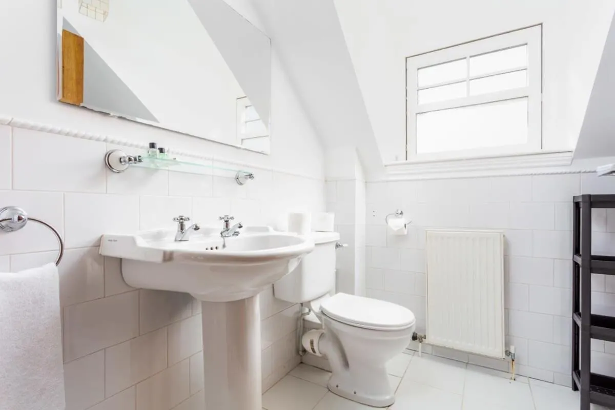 Bathroom in Cromwell Corner - Donnini Apartments