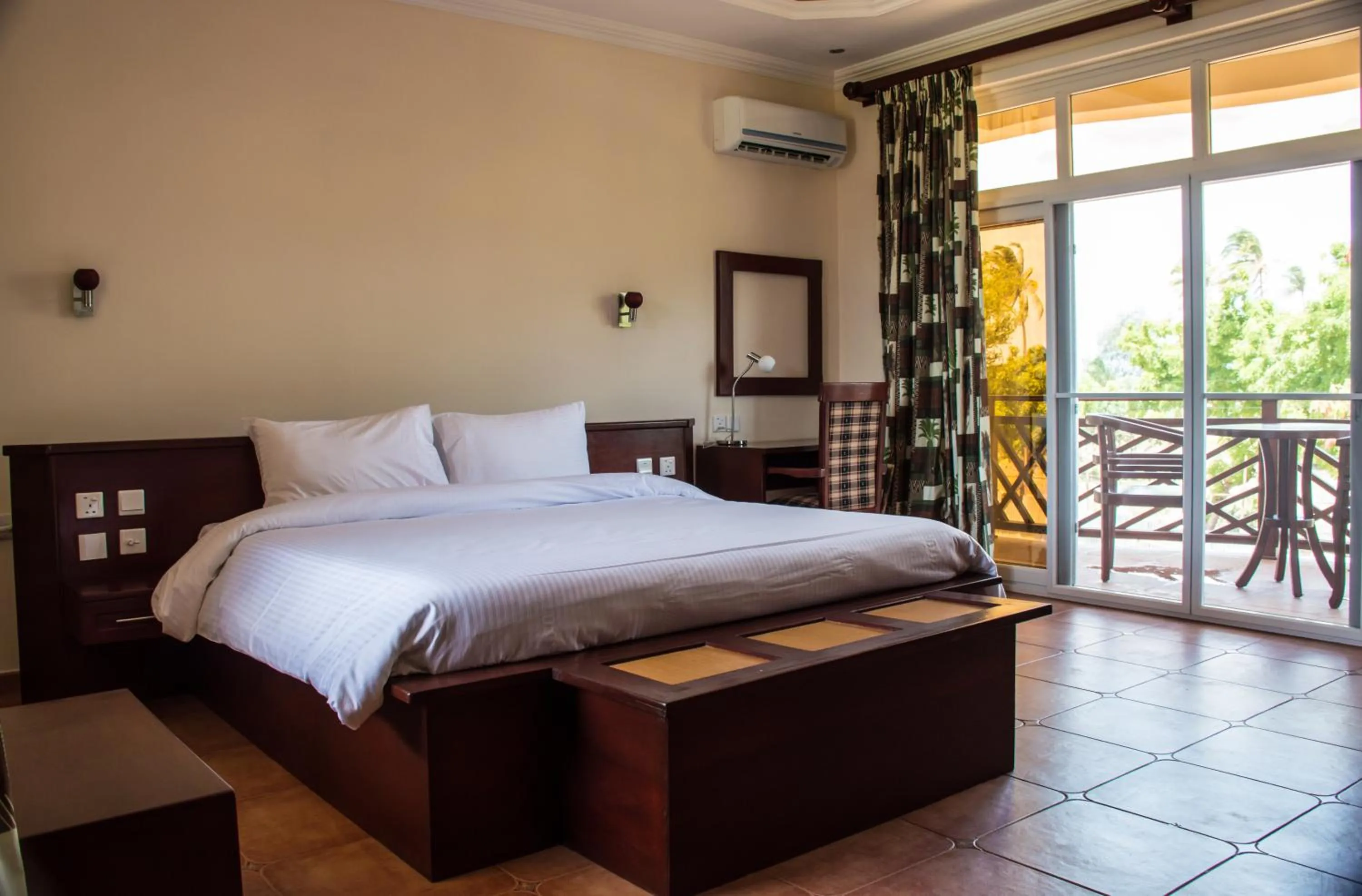 Bed in Sunrise Beach Resort