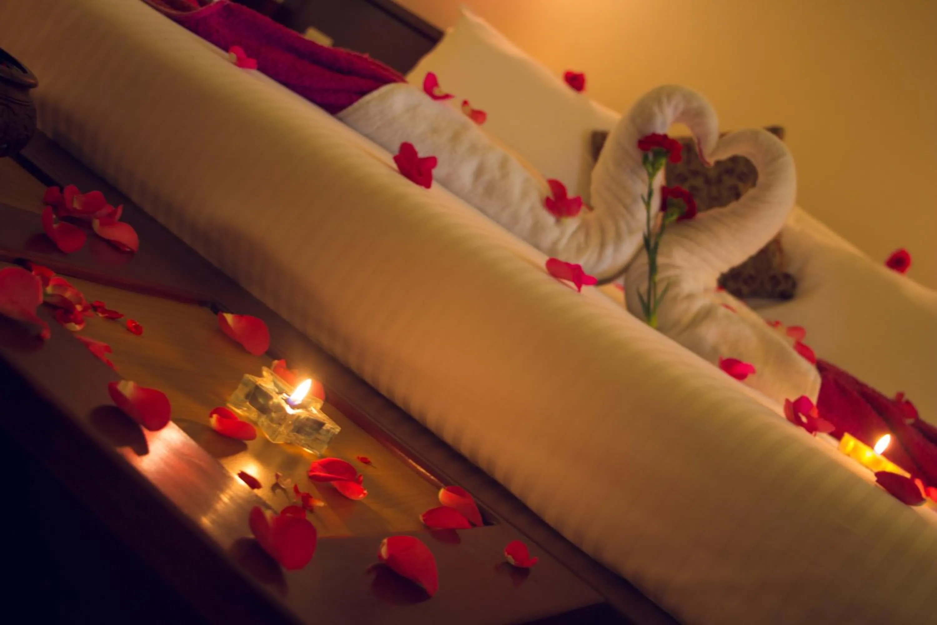 Bed in Sunrise Beach Resort