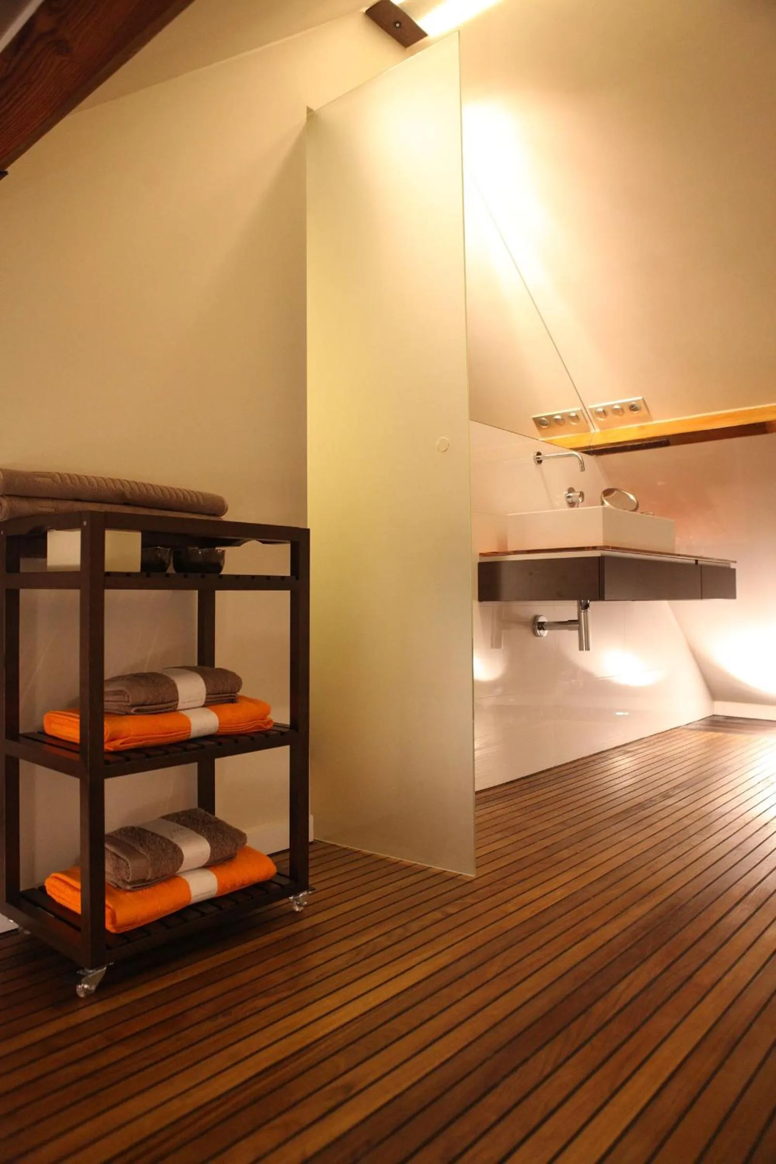 Bathroom, Bed in B&B Villa Emma