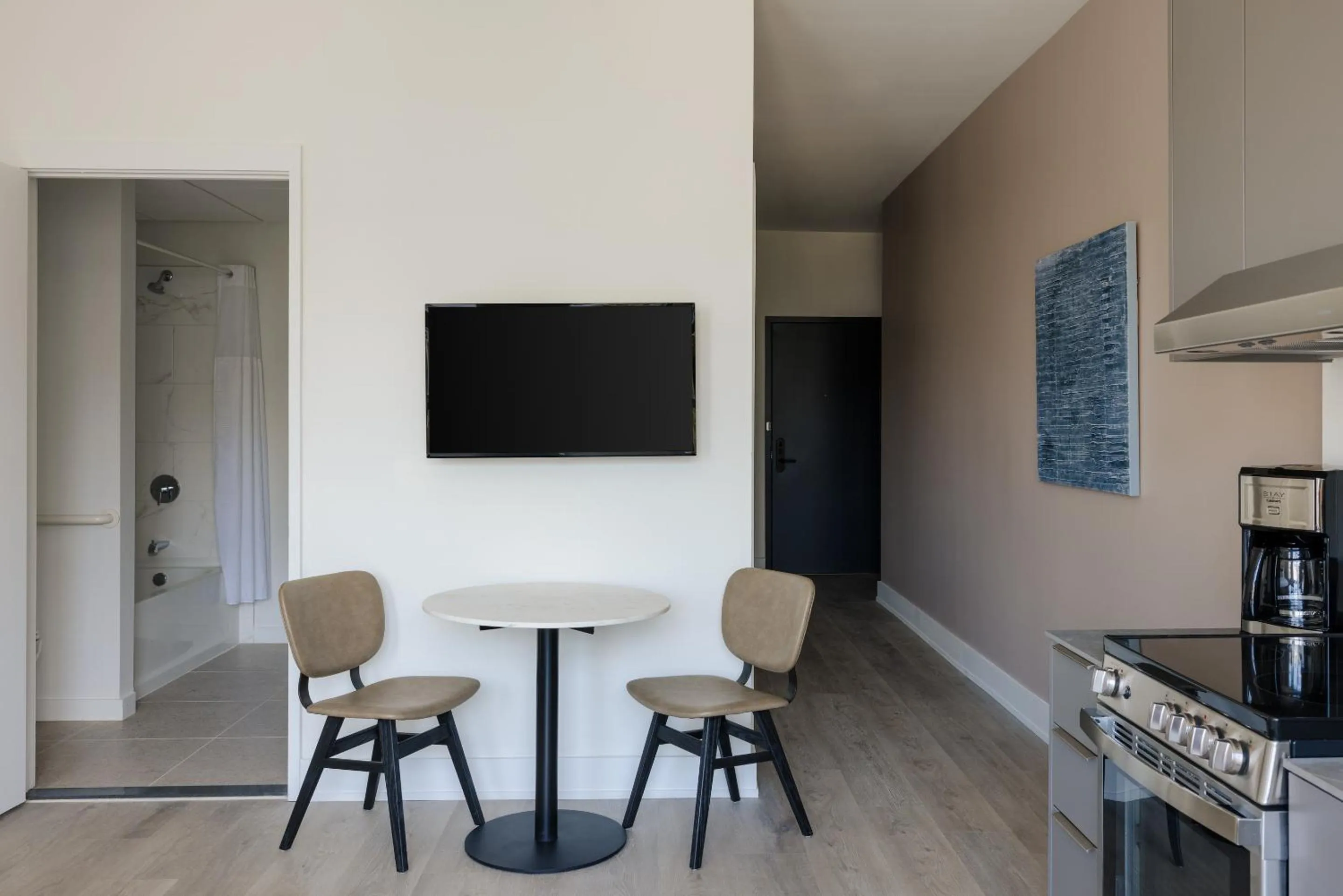 Kitchen or kitchenette in Reside NoMa, a Wyndham Residence