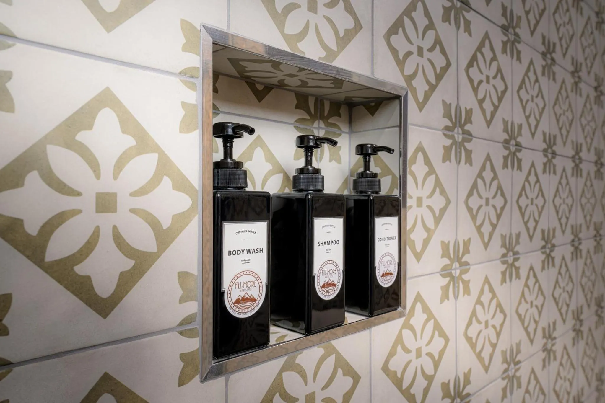 Shower in The NuWray Hotel & Carriage House