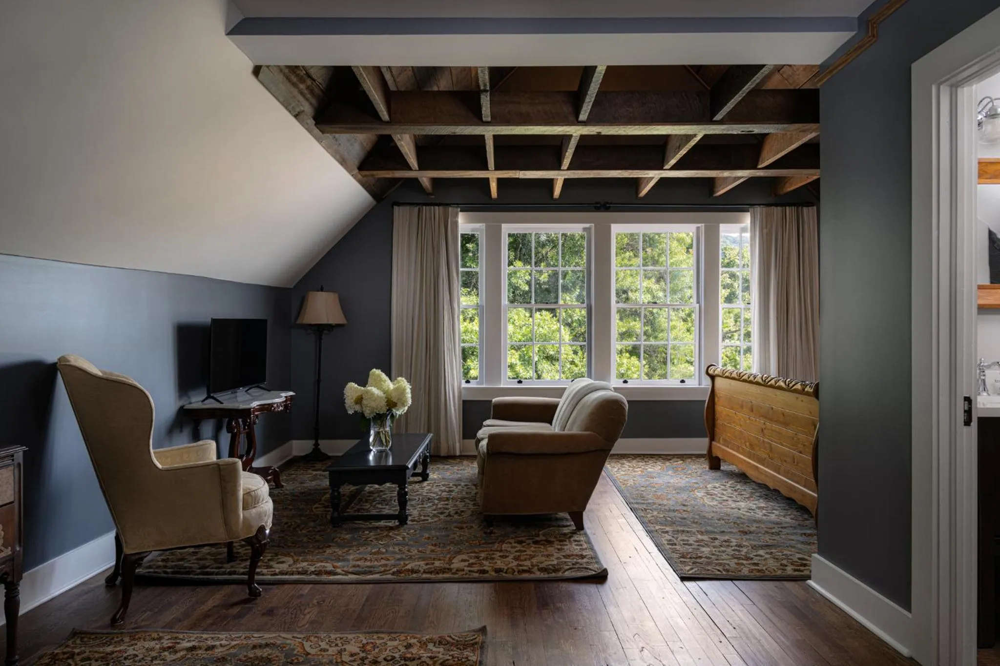 Seating area in The NuWray Hotel & Carriage House