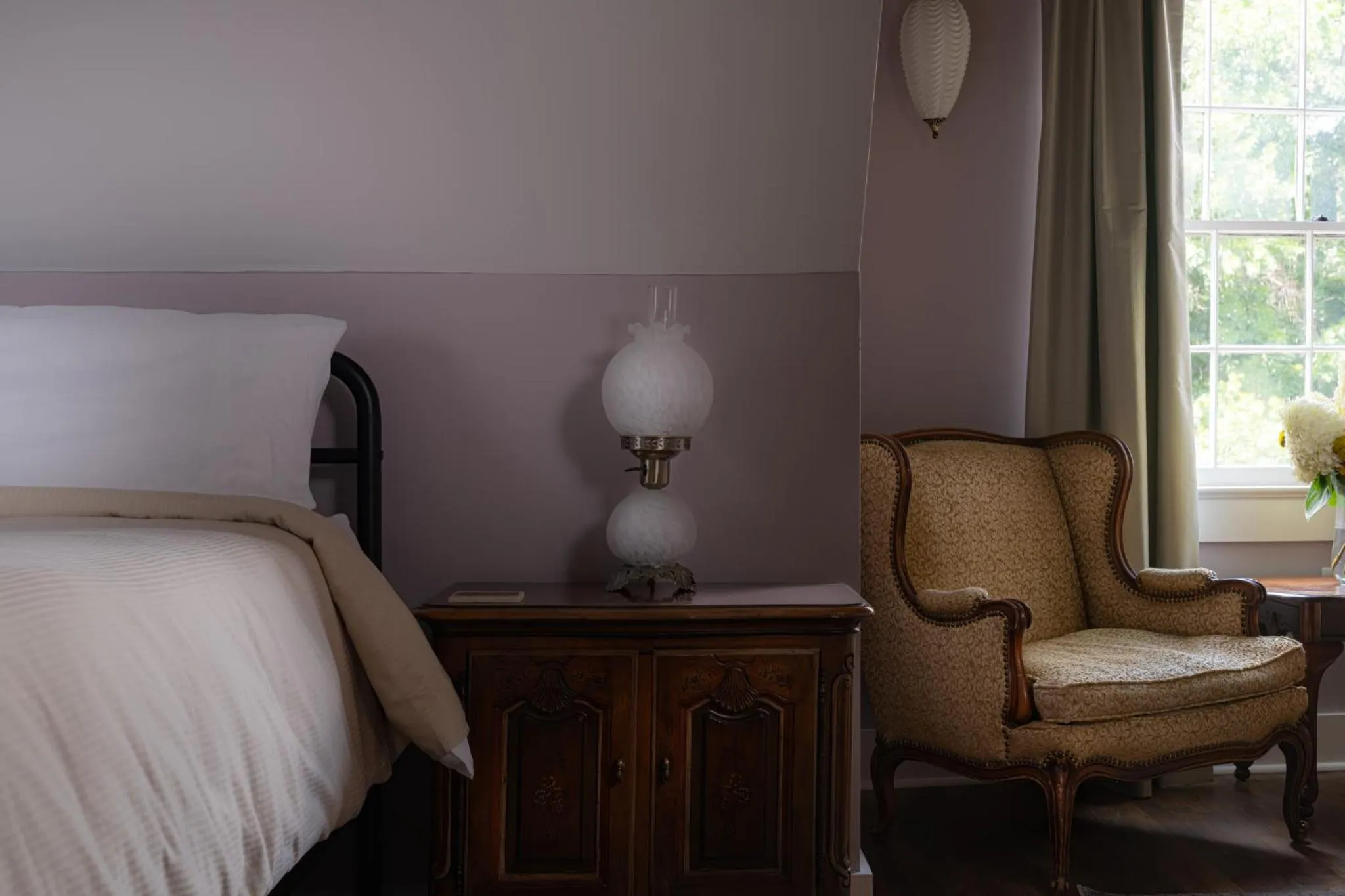 Seating area in The NuWray Hotel & Carriage House