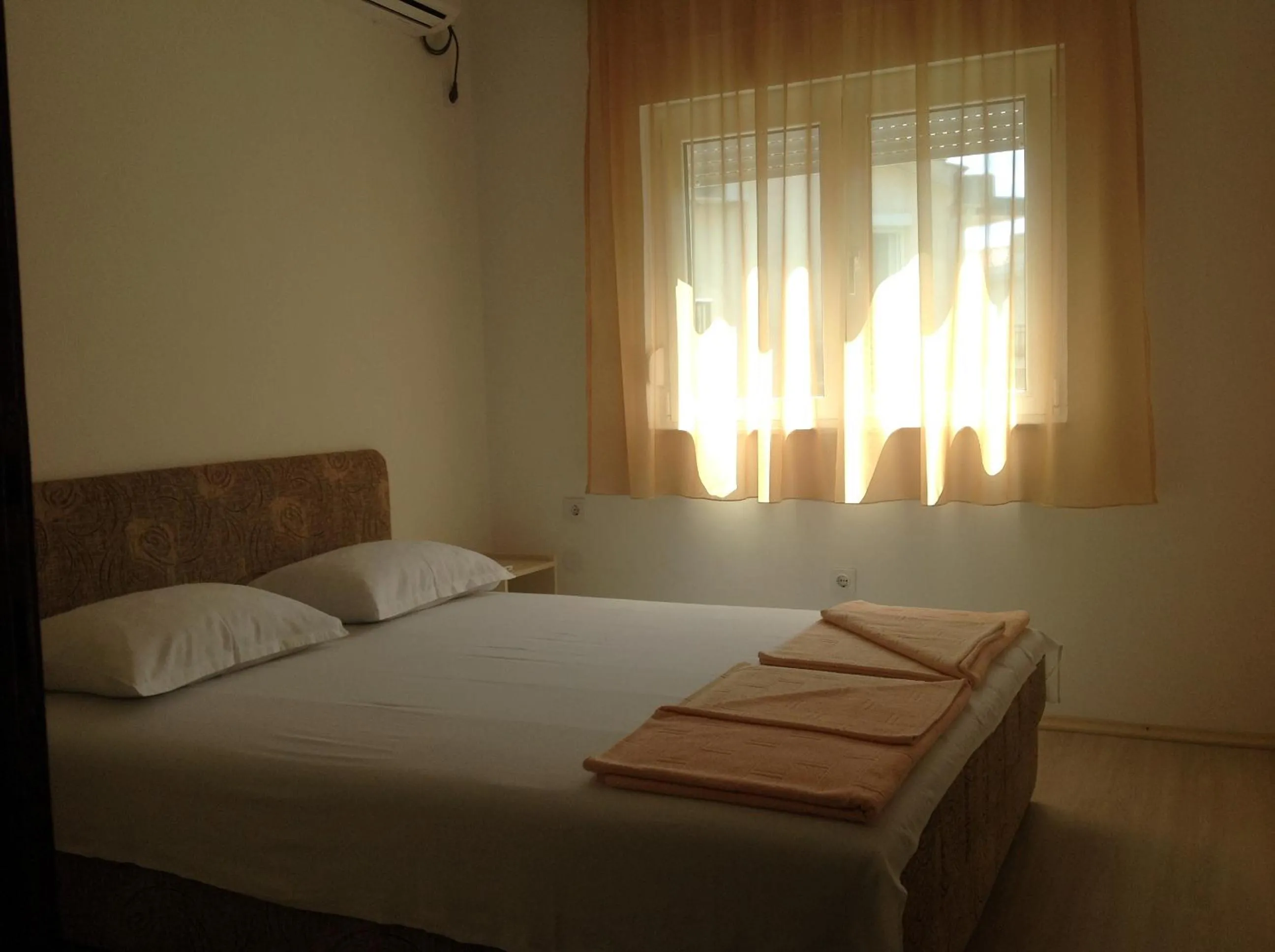 Bedroom, Bed in Apartments Kordic