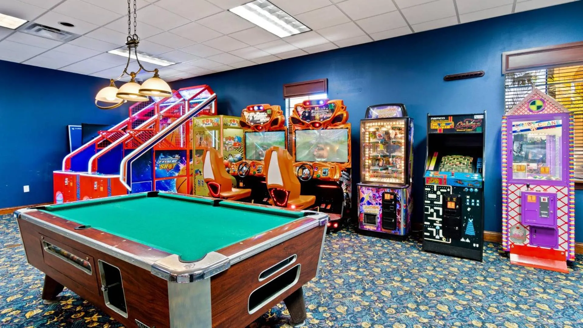 Property building in 8931 Cuban Palm