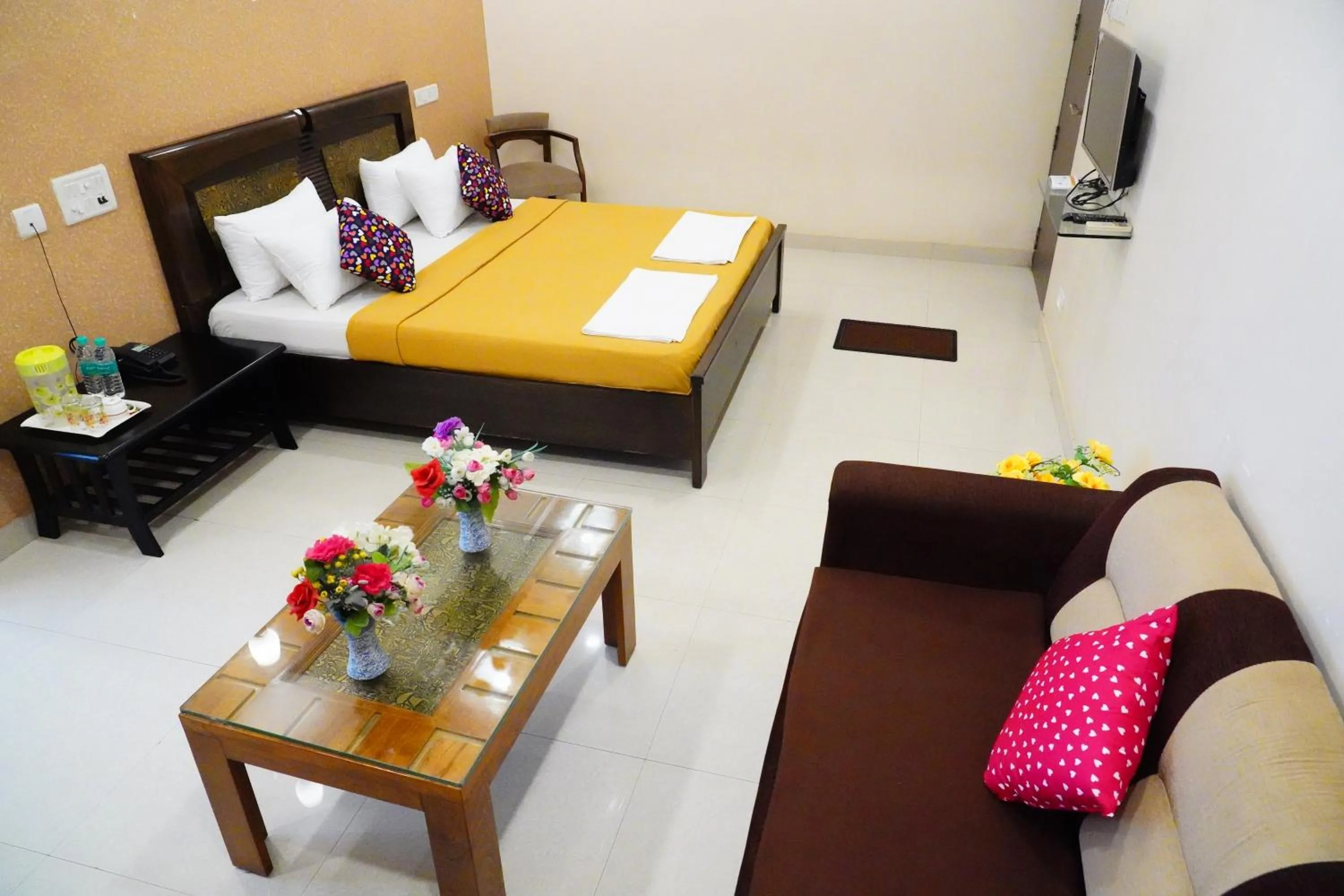 Bed in Vinayagam Residency