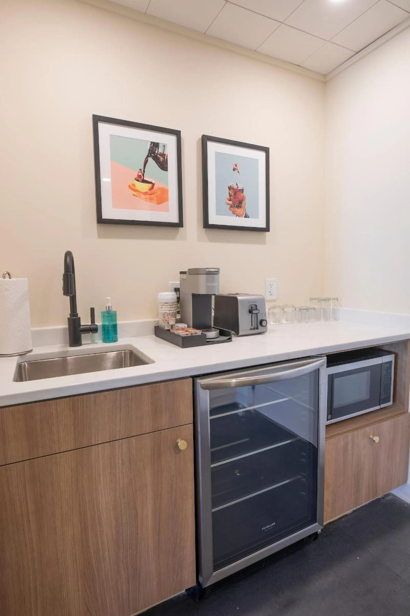 minibar in The Holbrook Hotel