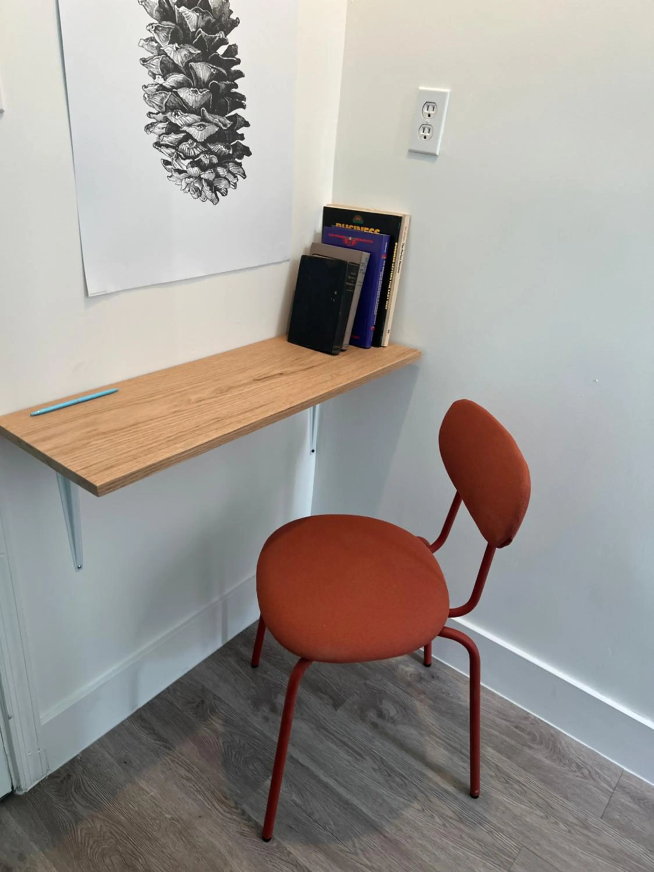 hair dresser in East Harlem Hostel