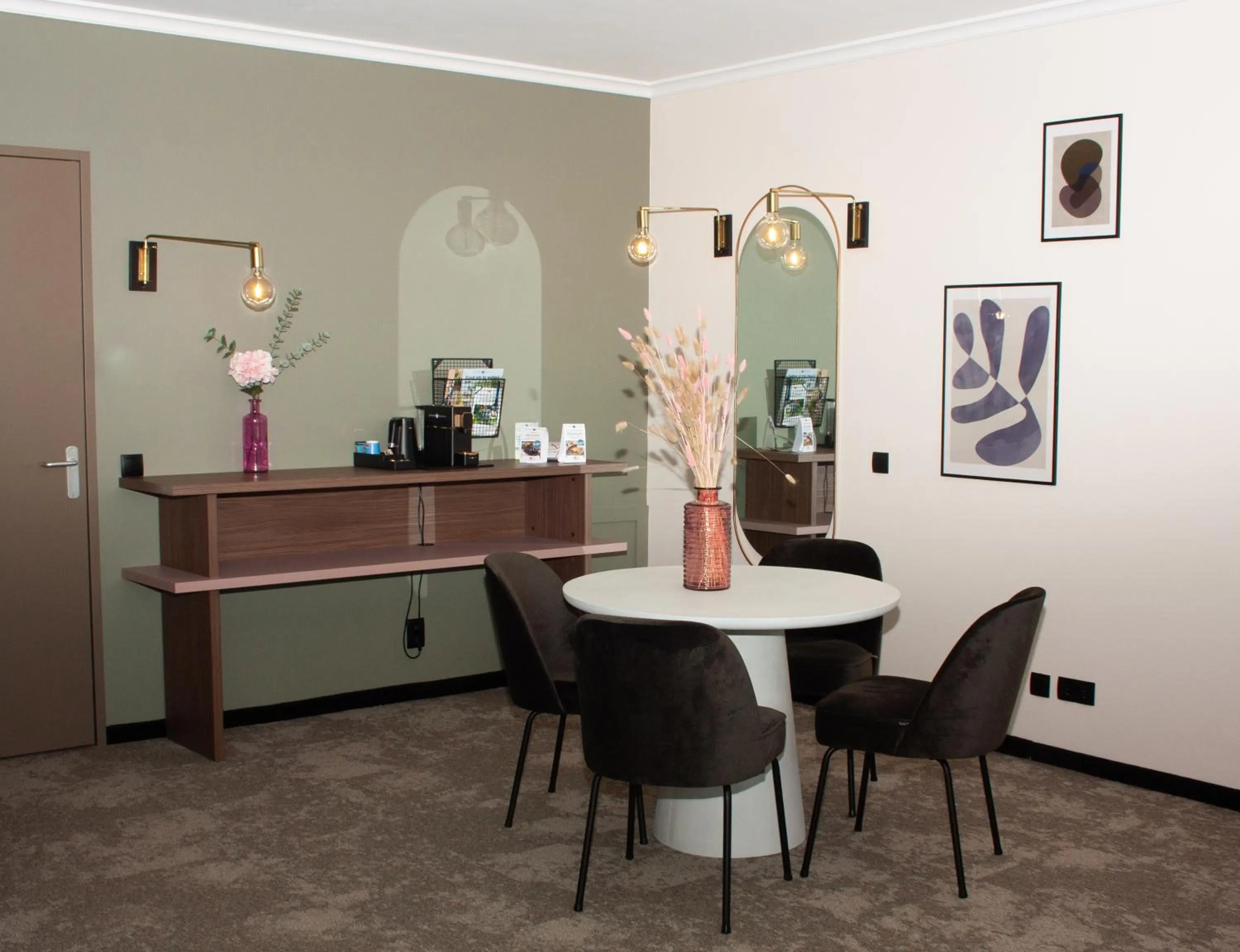 Seating area in Fletcher Hotel-Restaurant Zevenbergen-Moerdijk