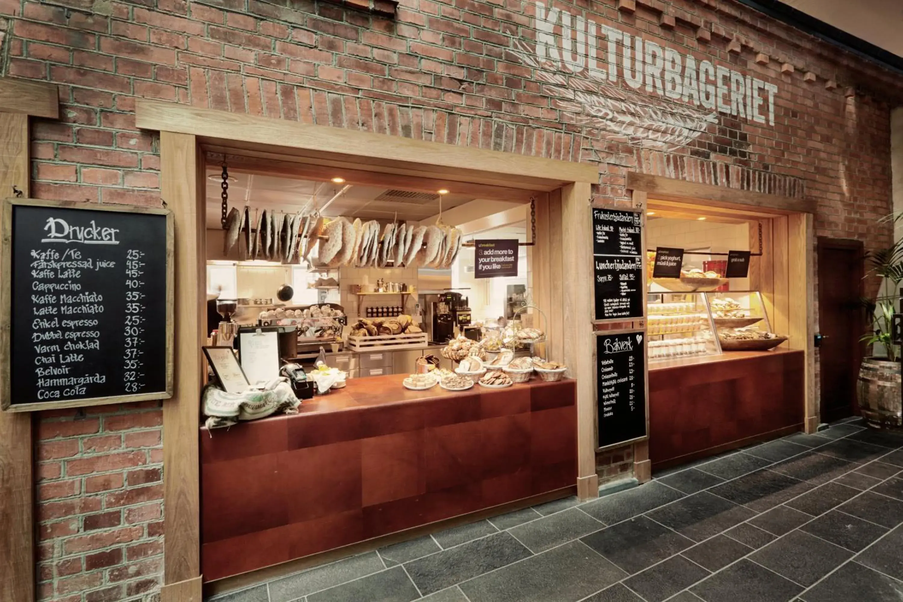 Restaurant/places to eat in U&Me; BW Signature Collection Restaurant/places to eat in U&Me; BW Signature Collection