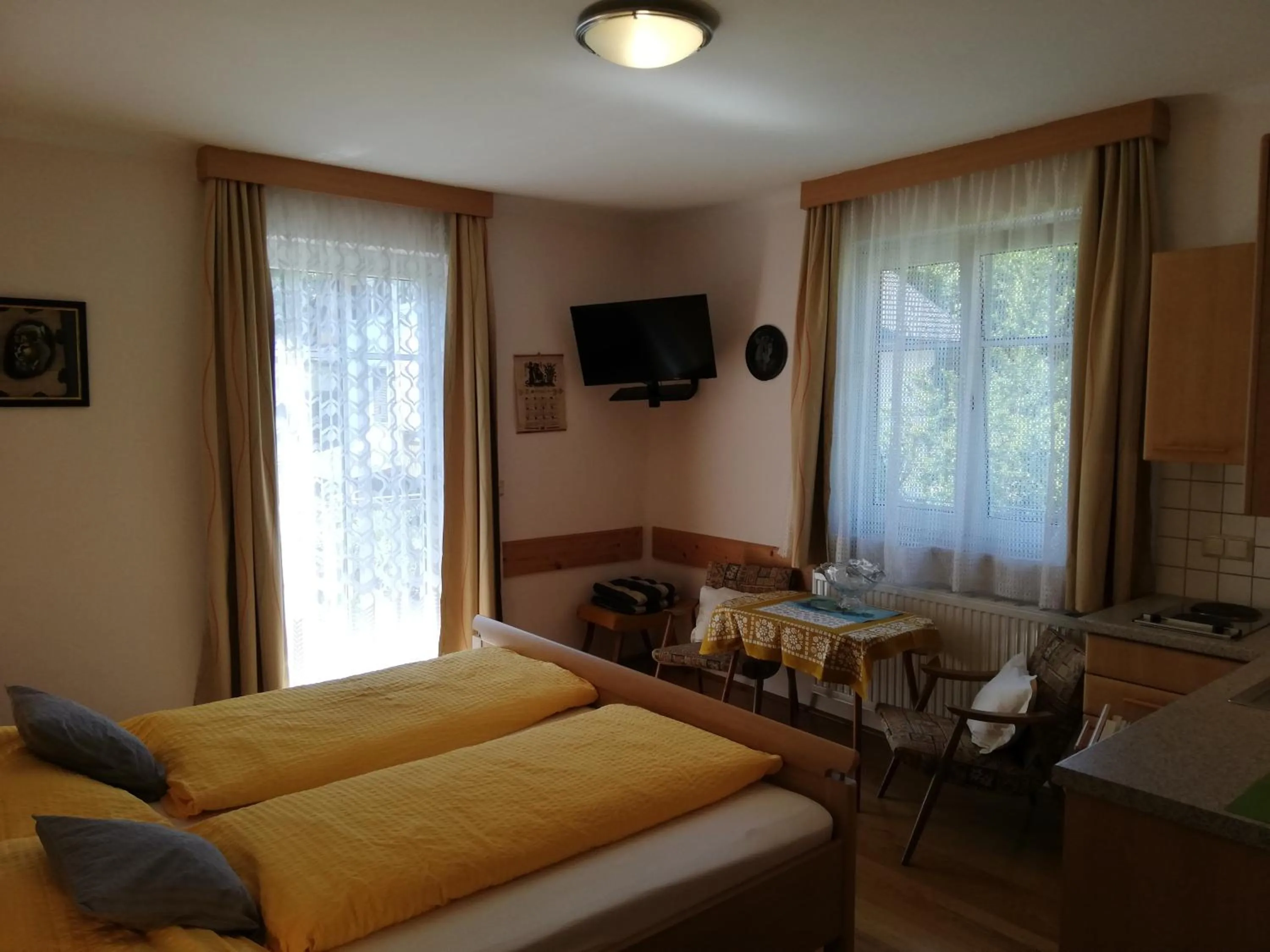 Property building, Bed in Haus Friedburg