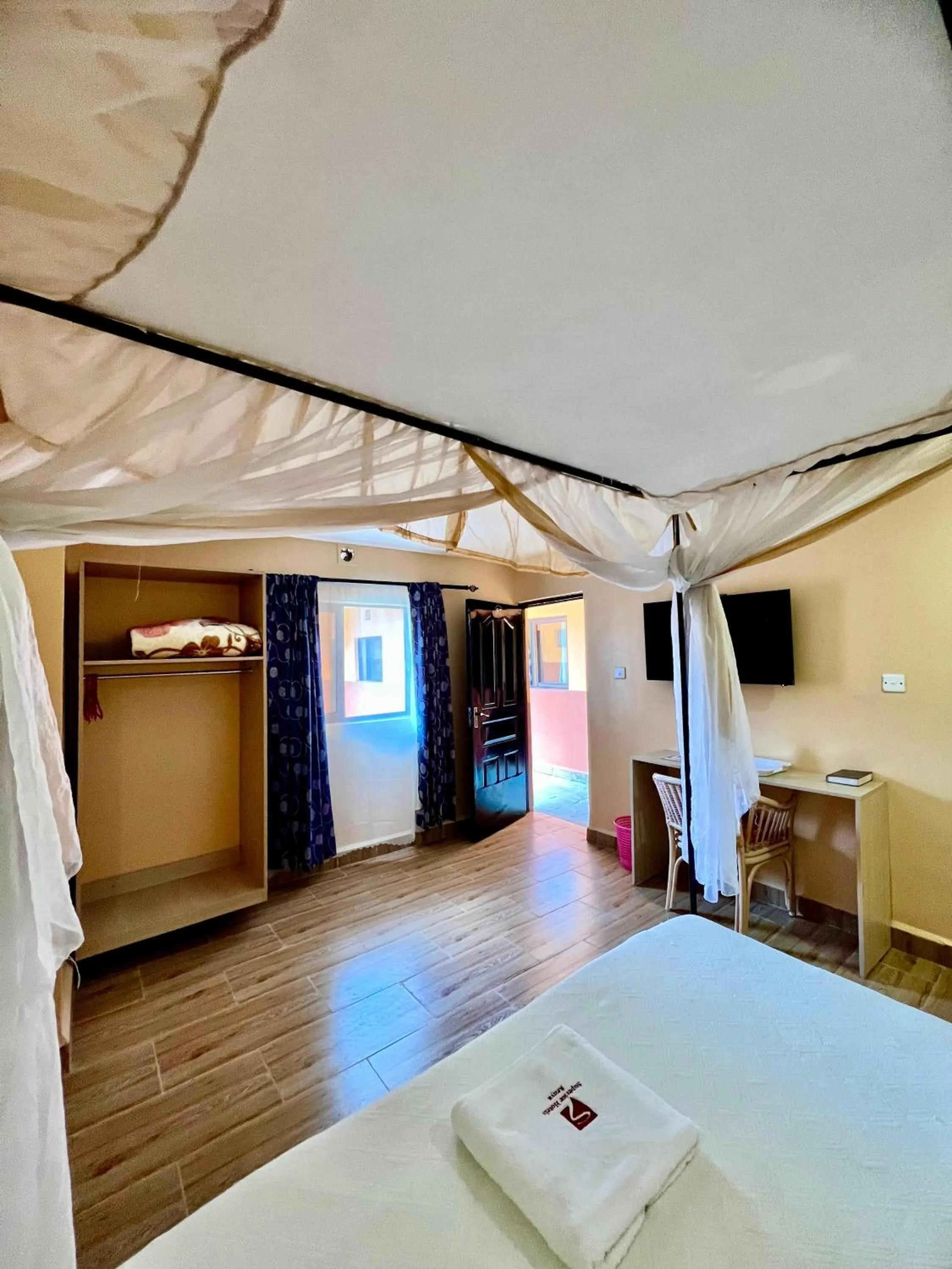 TV and multimedia in Sweet Lake Resort