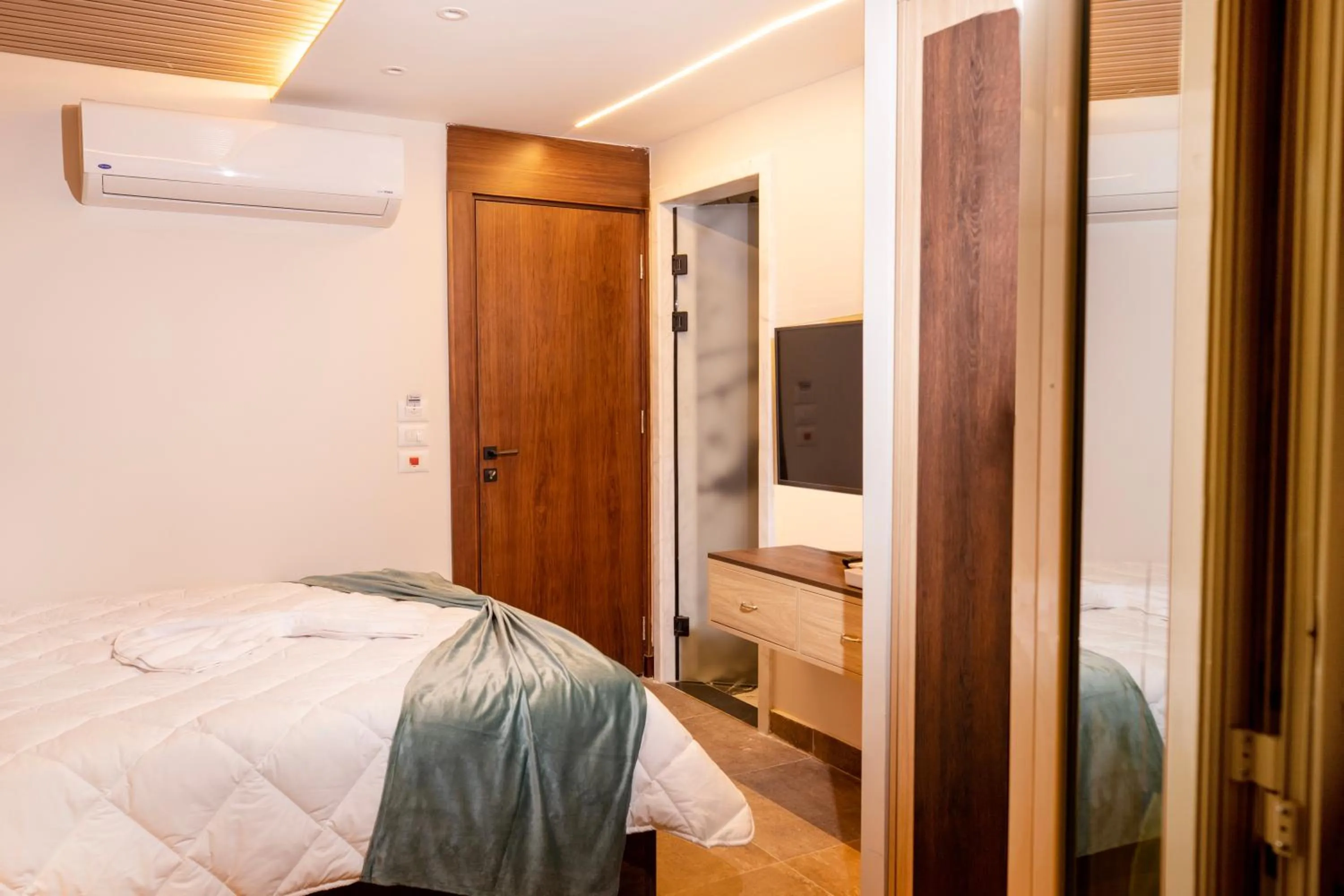 Property building, Bed in Blue Pyramids Eyes Hotel