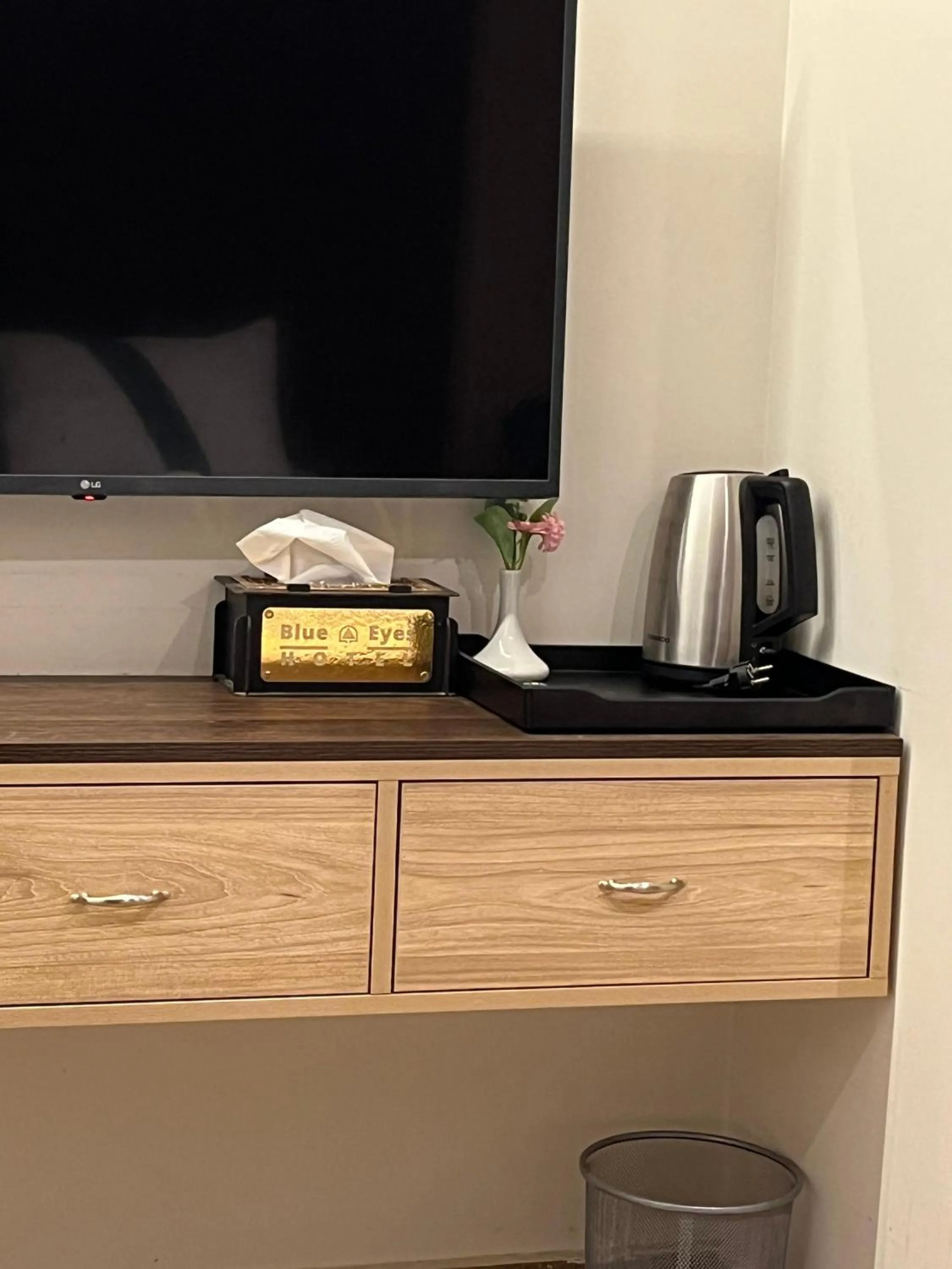 Coffee/tea facilities in Blue Pyramids Eyes Hotel