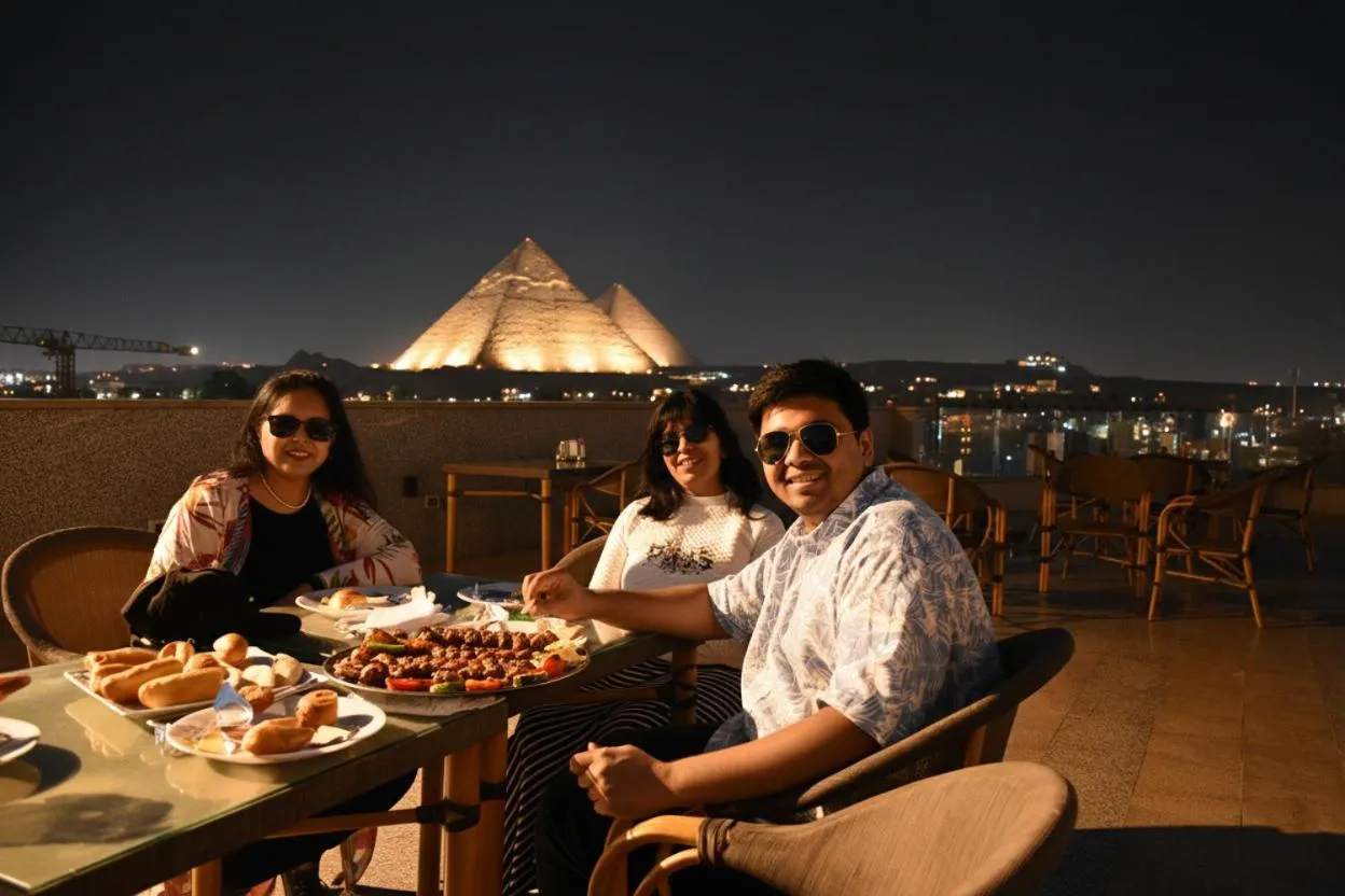 Restaurant/places to eat in Blue Pyramids Eyes Hotel