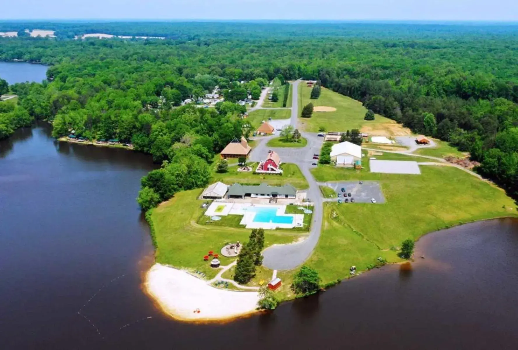 Property building in Wilderness Presidential Resort Property building in Wilderness Presidential Resort