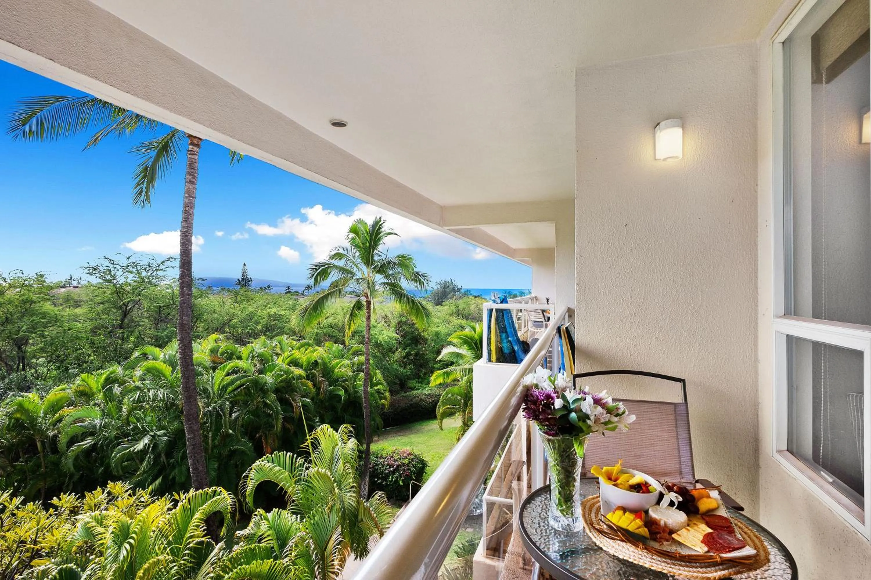 Balcony/Terrace in Steps to Beach Shops and Dining with Beautiful Views