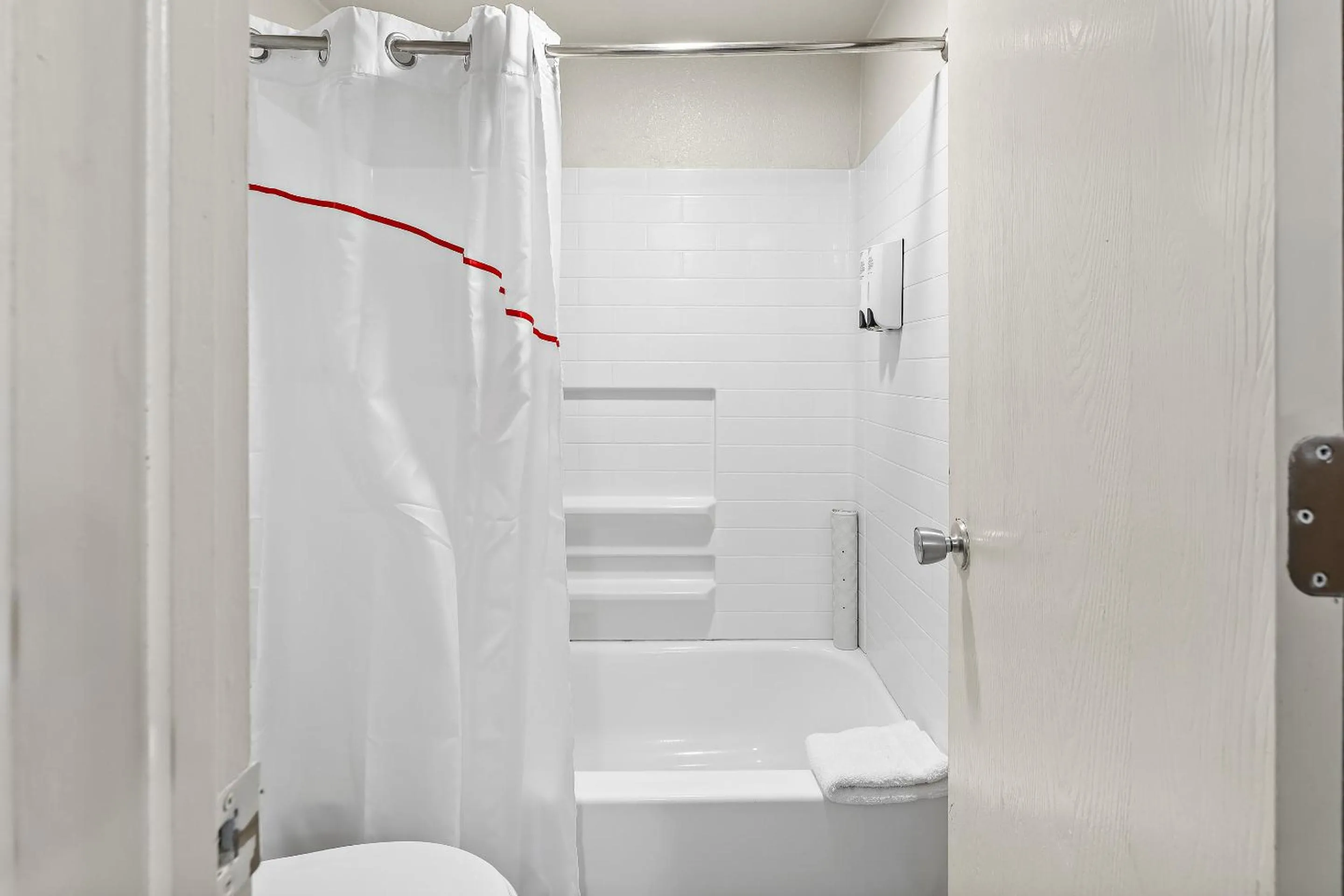 Bathroom in Red Roof Inn Tucson - Vail