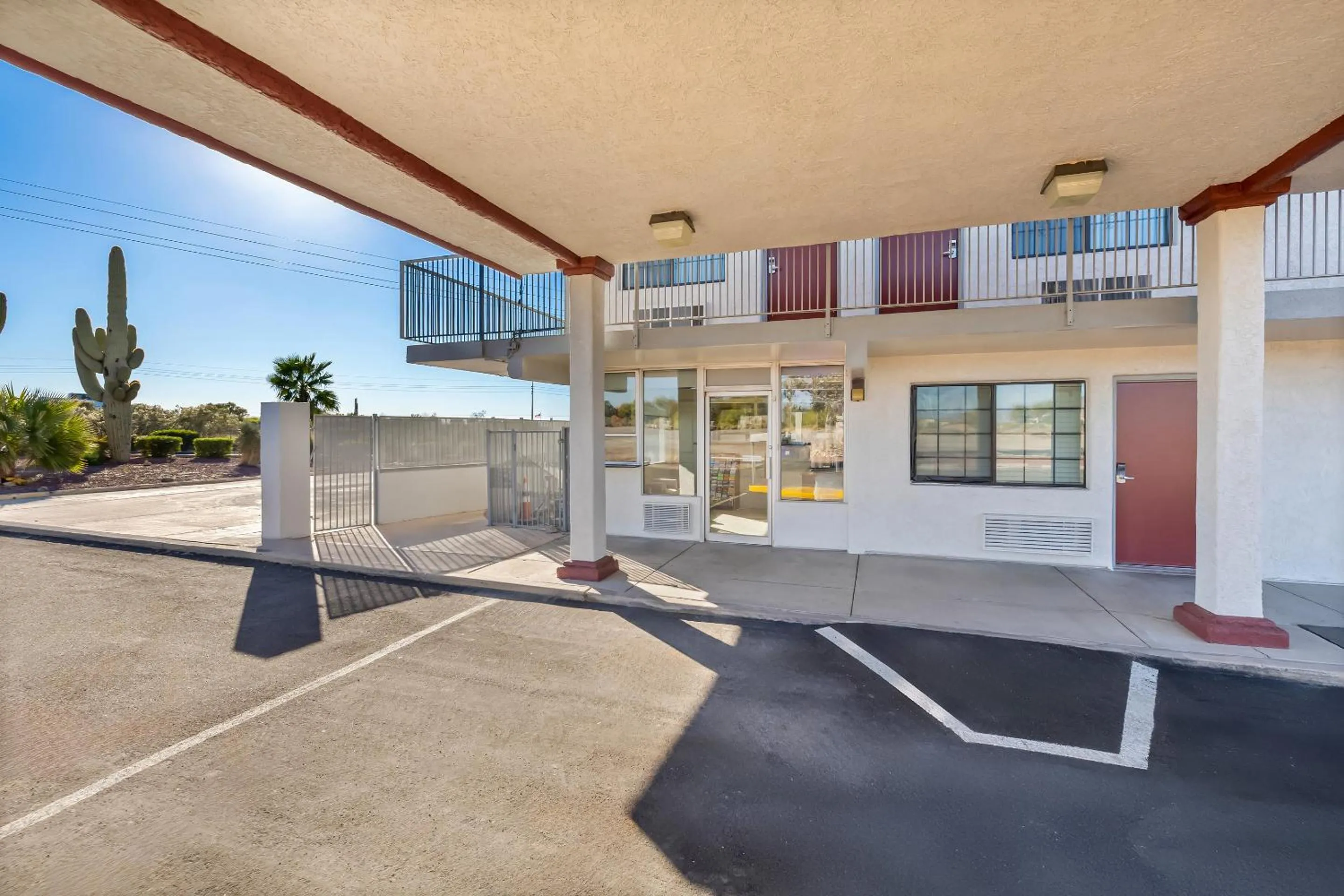 Property building in Red Roof Inn Tucson - Vail