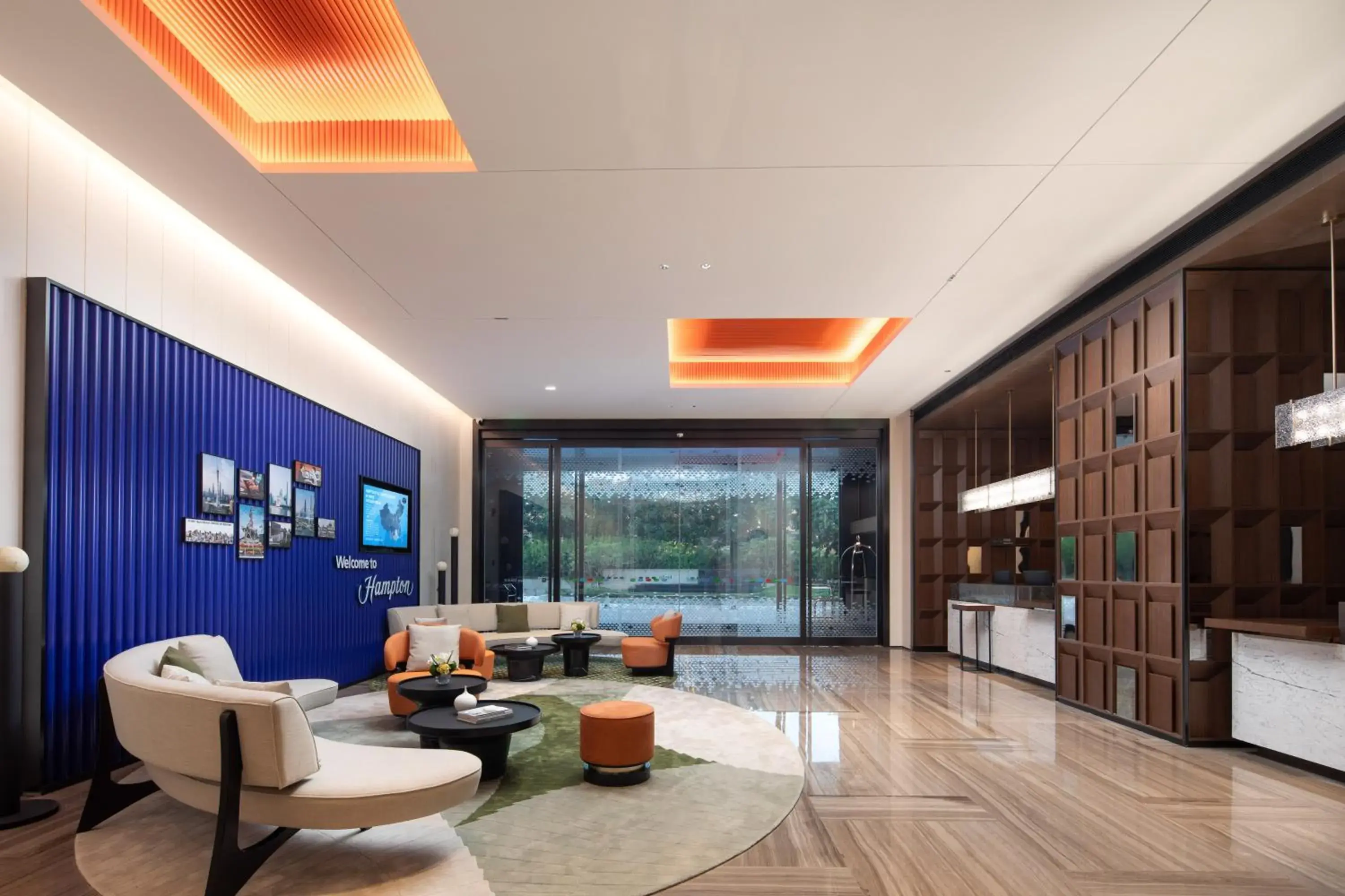 Lobby or reception in Hampton by Hilton Guangzhou Xintang-Free Canton Fair Shuttle Lobby or reception in Hampton by Hilton Guangzhou Xintang-Free Canton Fair Shuttle